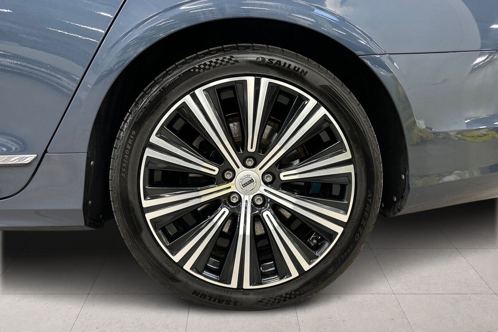 VOLVO S90 13