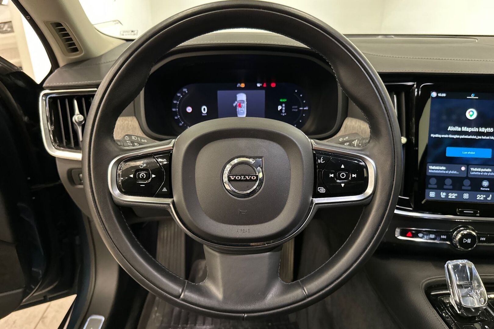 VOLVO S90 17