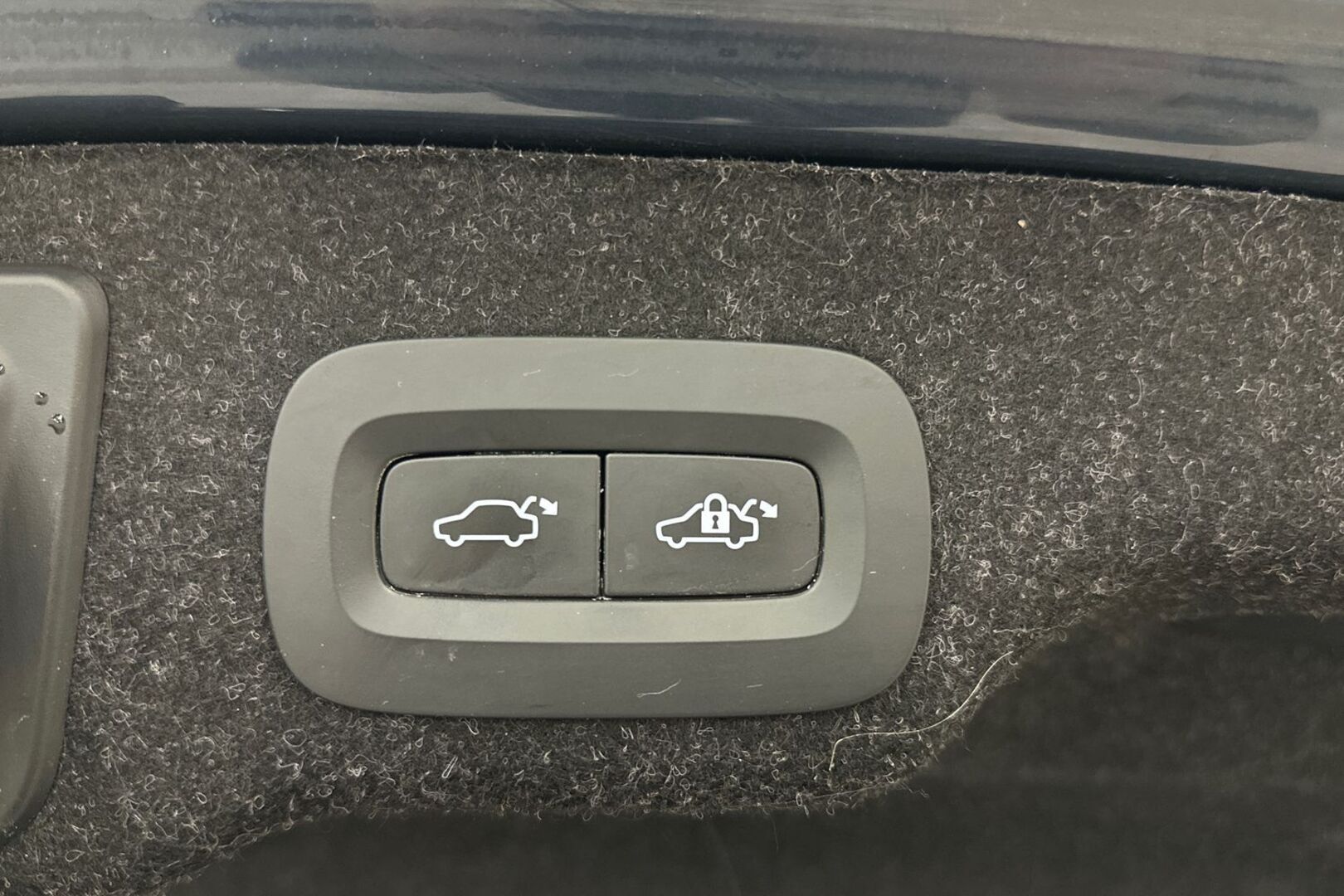 VOLVO S90 23