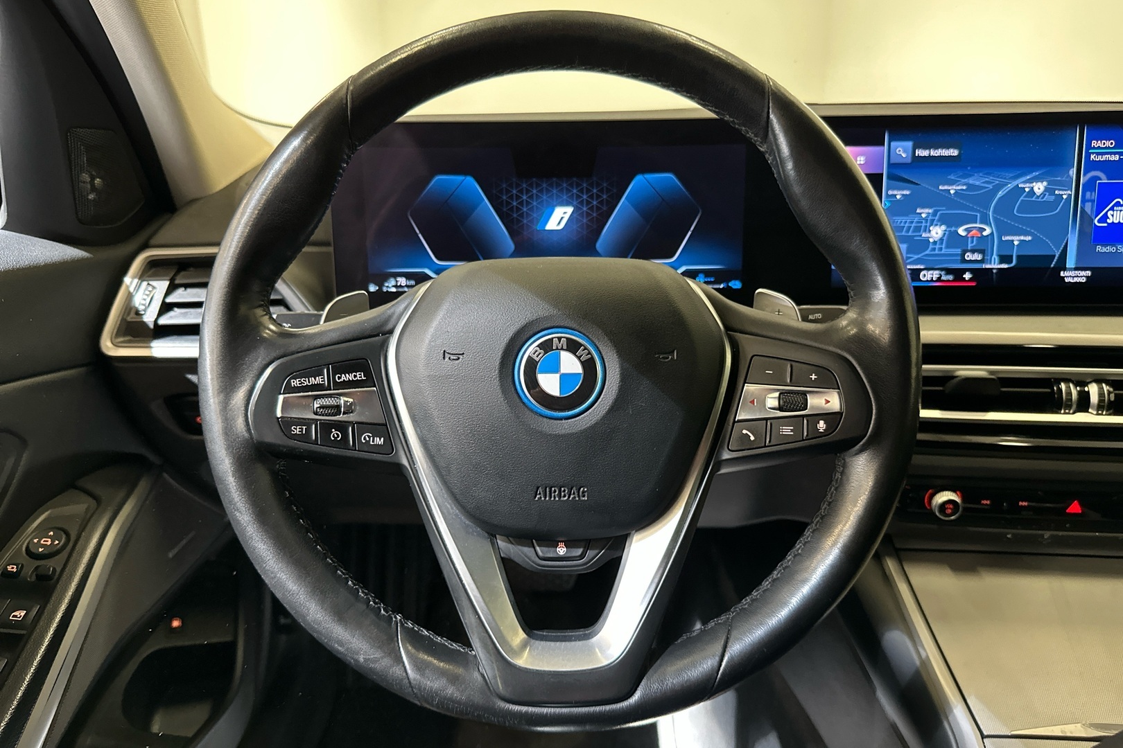 BMW 330 2023