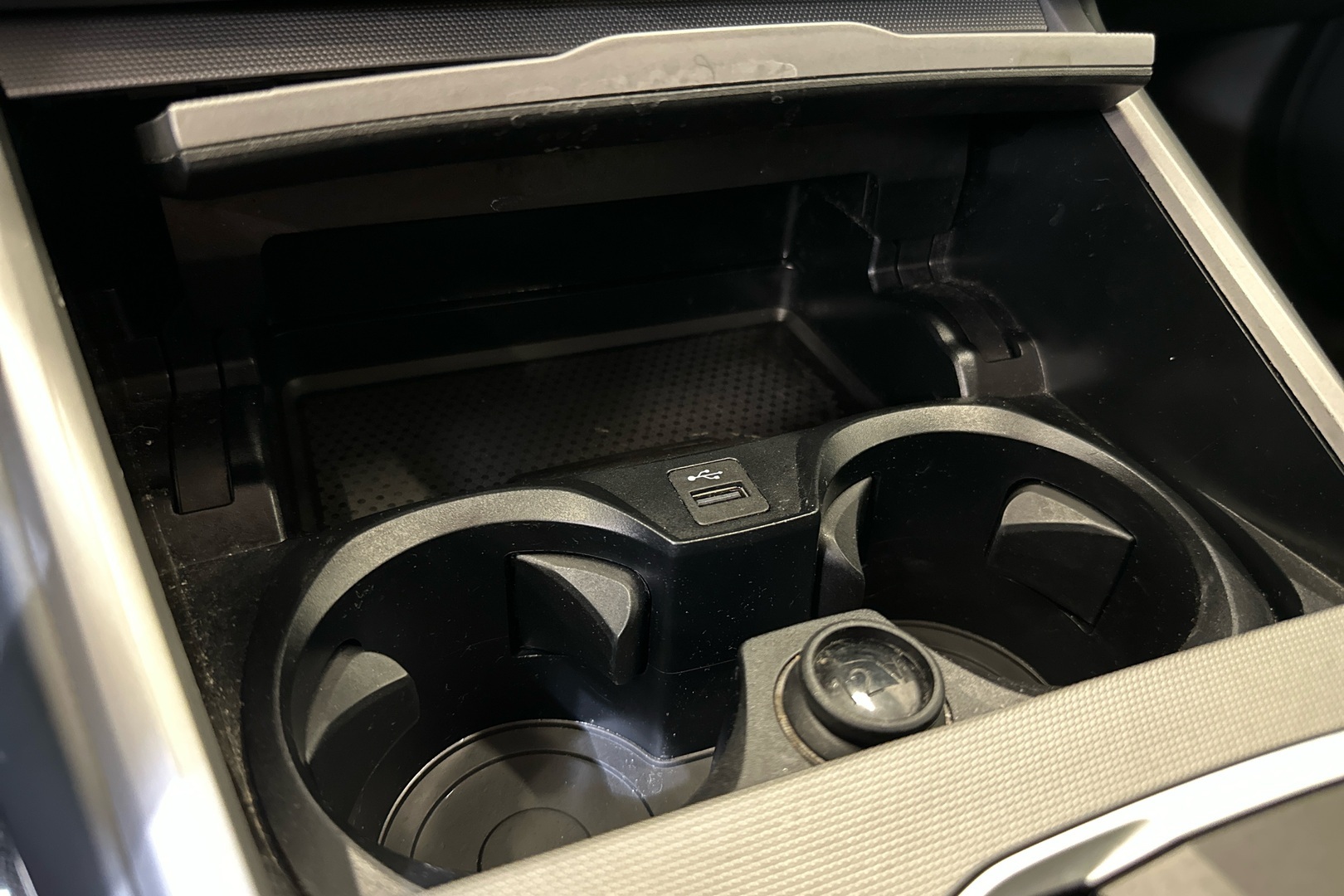 BMW 330 2023