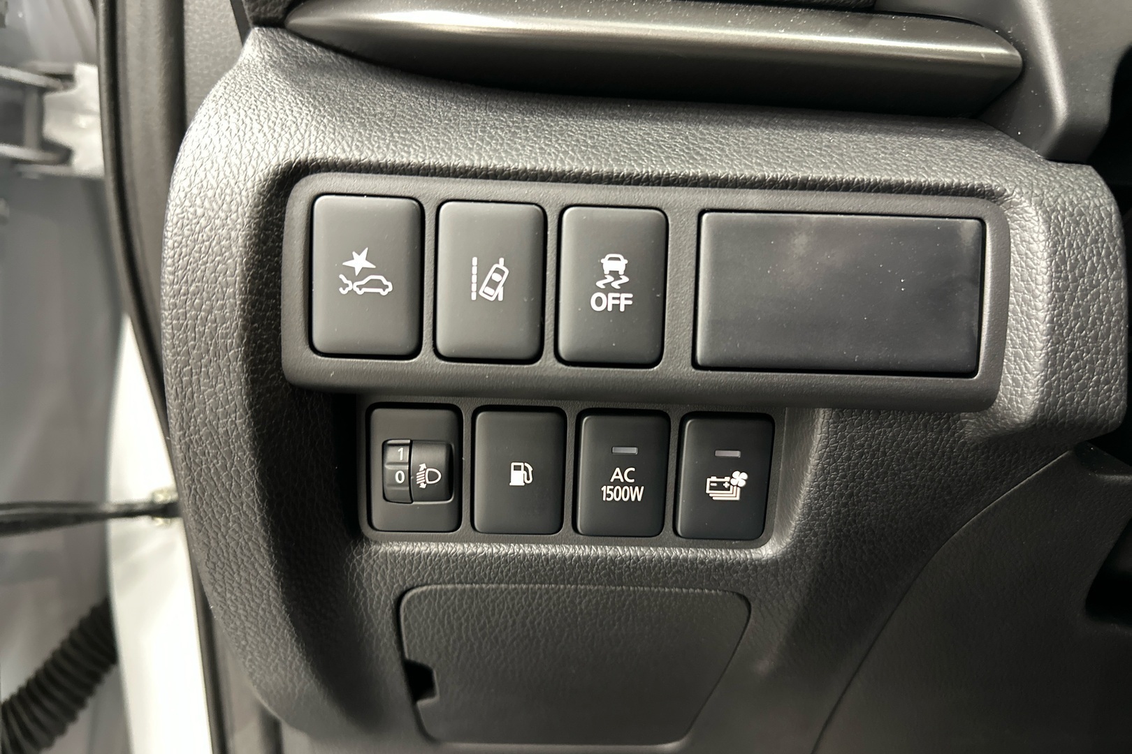 MITSUBISHI ECLIPSE CROSS 2024