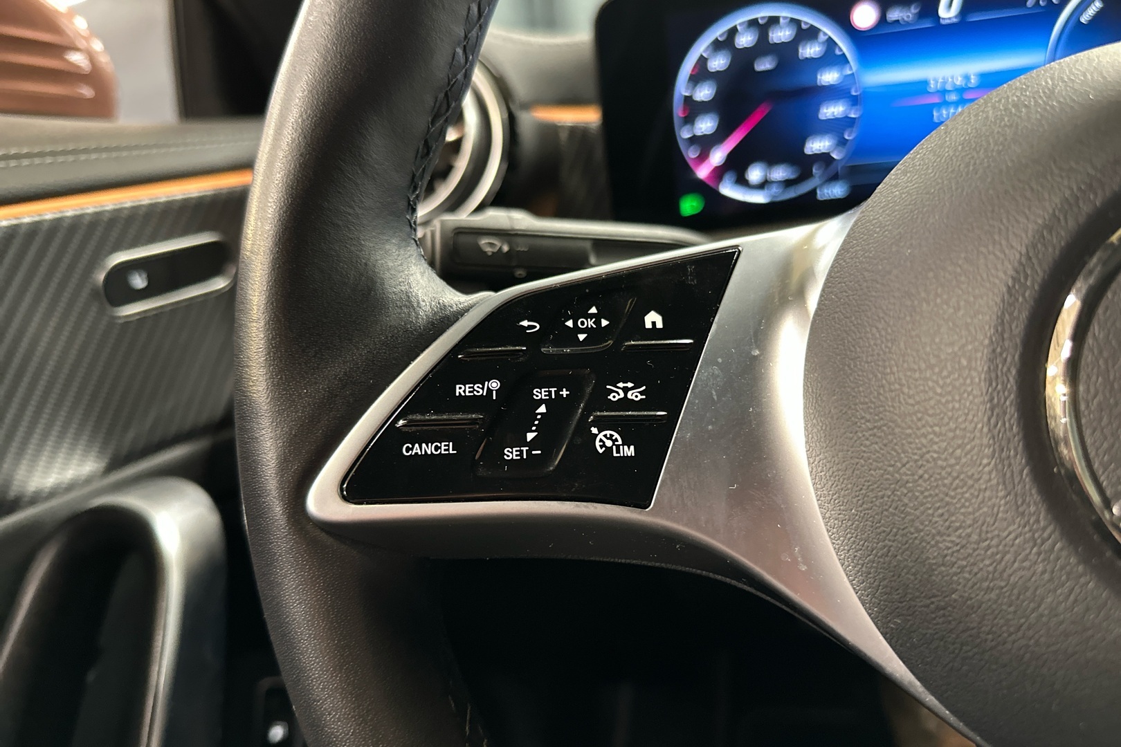 MERCEDES-BENZ CLA 2024