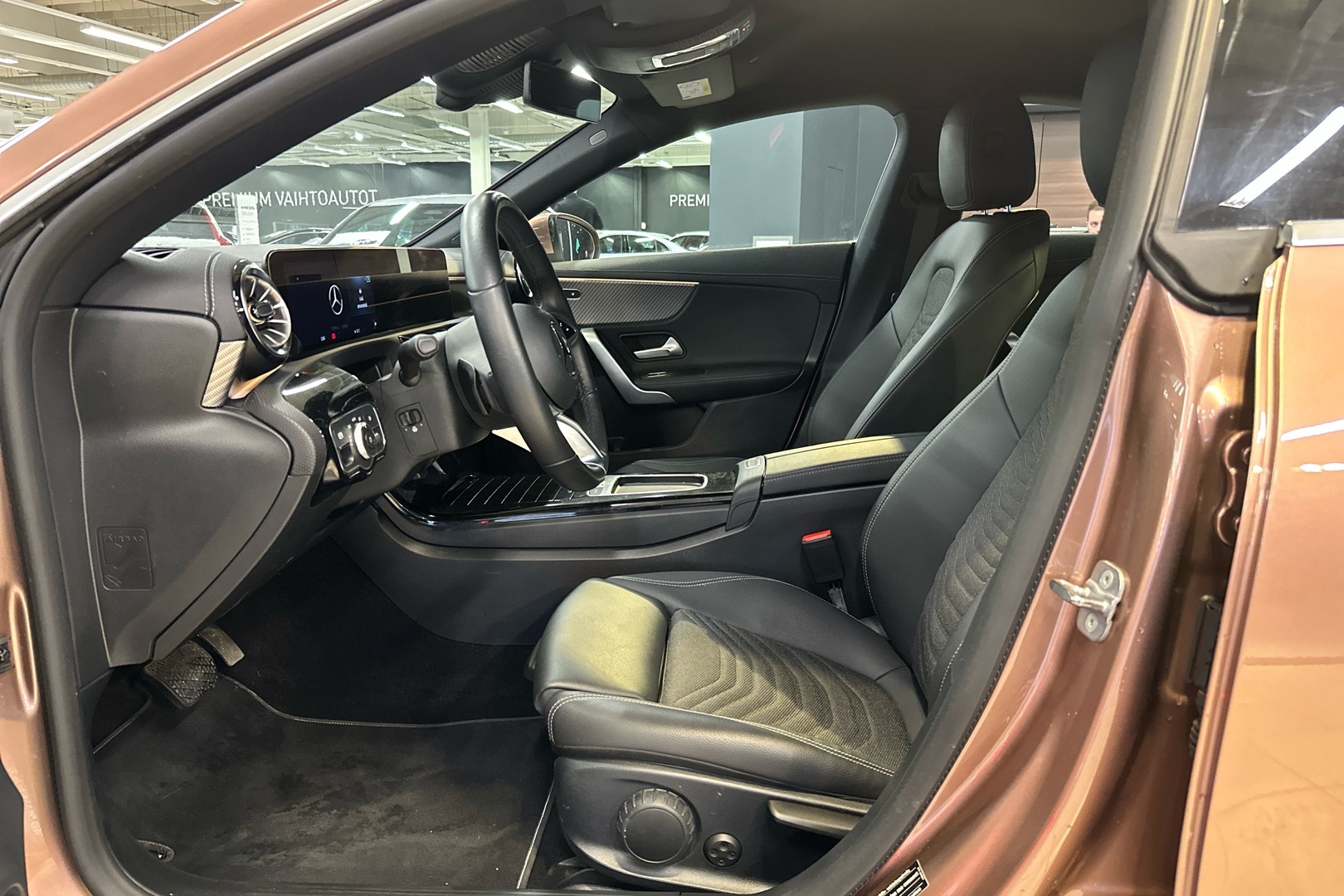 MERCEDES-BENZ CLA 2024