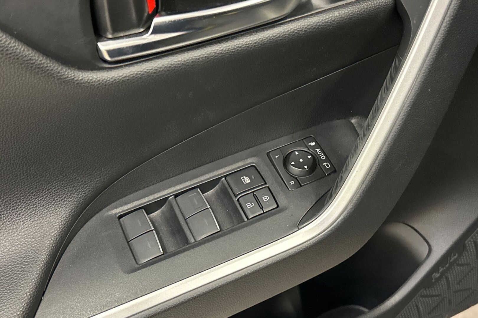 TOYOTA RAV4 Plug-in 2023