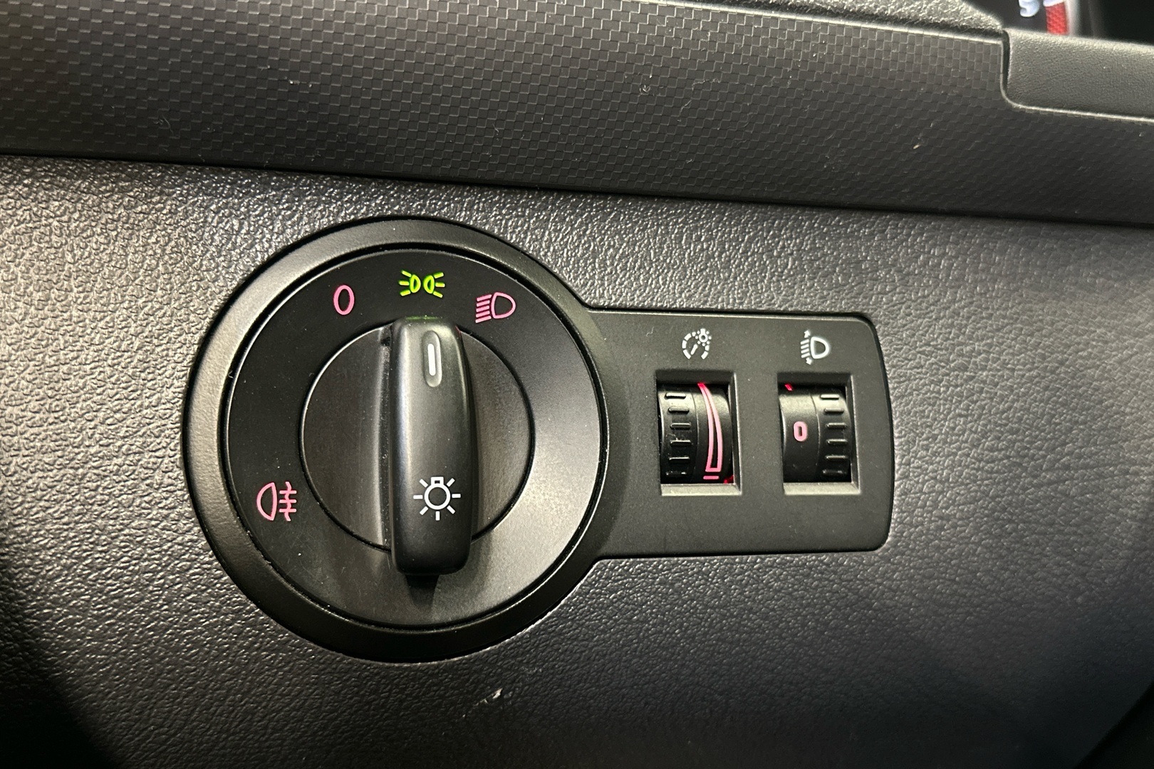 VOLKSWAGEN Caddy 2012