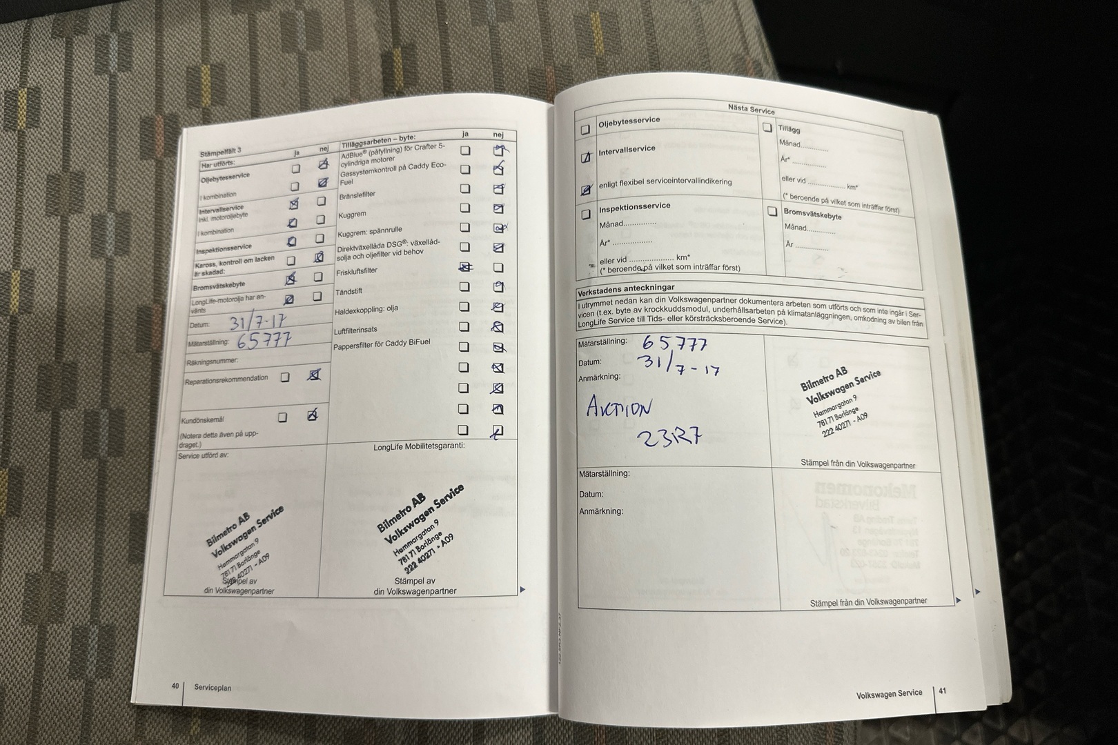 VOLKSWAGEN Caddy 2012