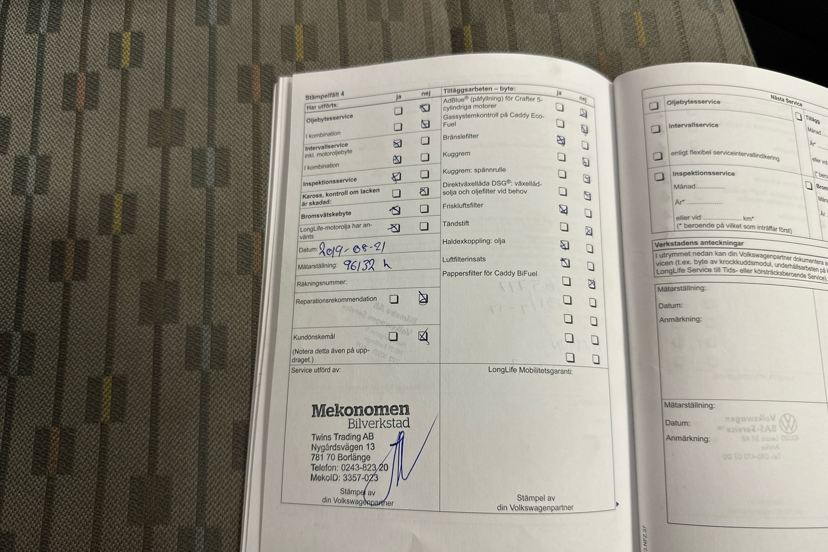 VOLKSWAGEN Caddy 2012