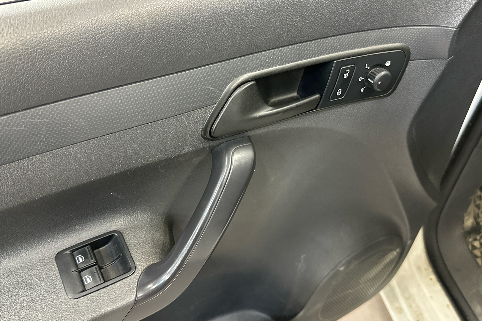 VOLKSWAGEN Caddy 2012