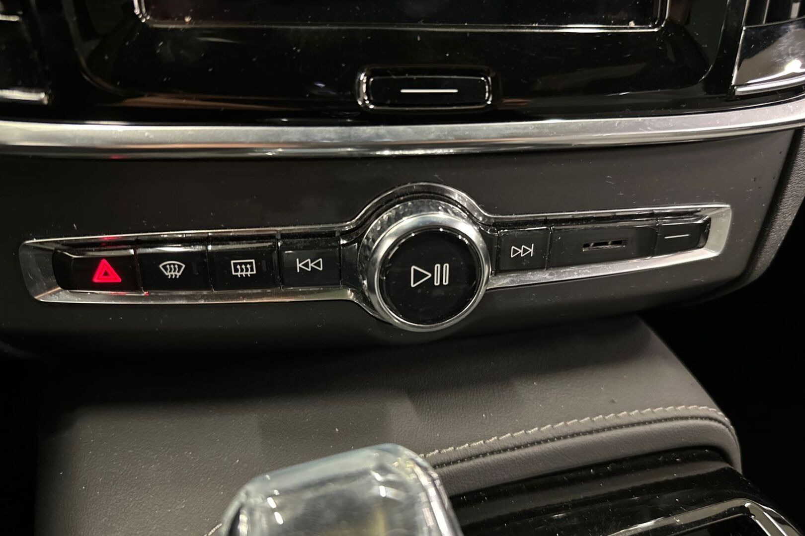 VOLVO V90 2024