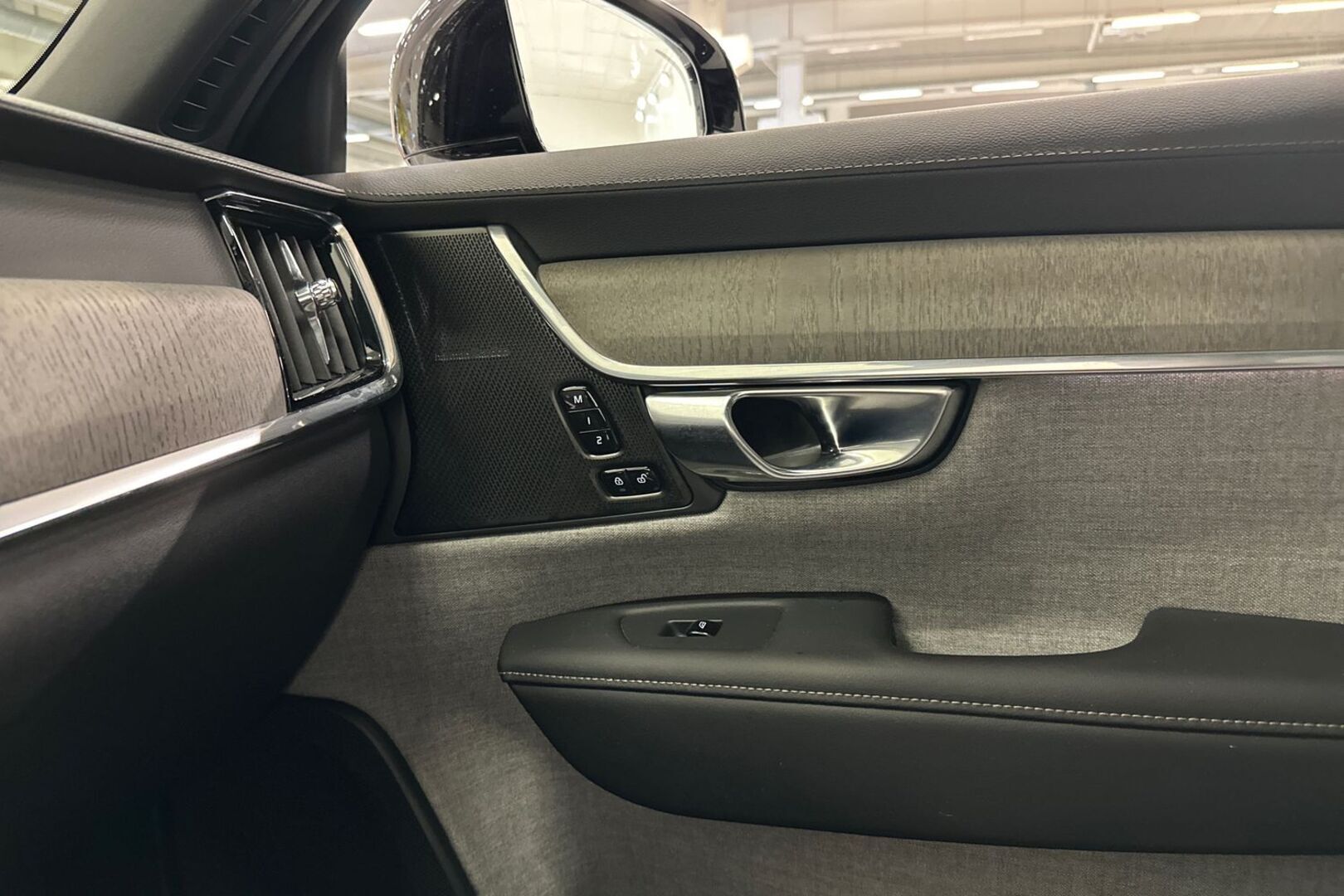 VOLVO V90 2024
