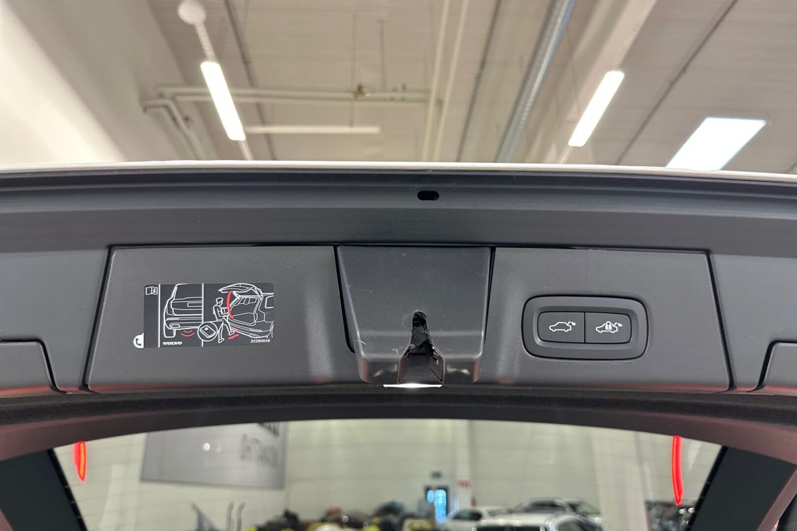 VOLVO V90 2024
