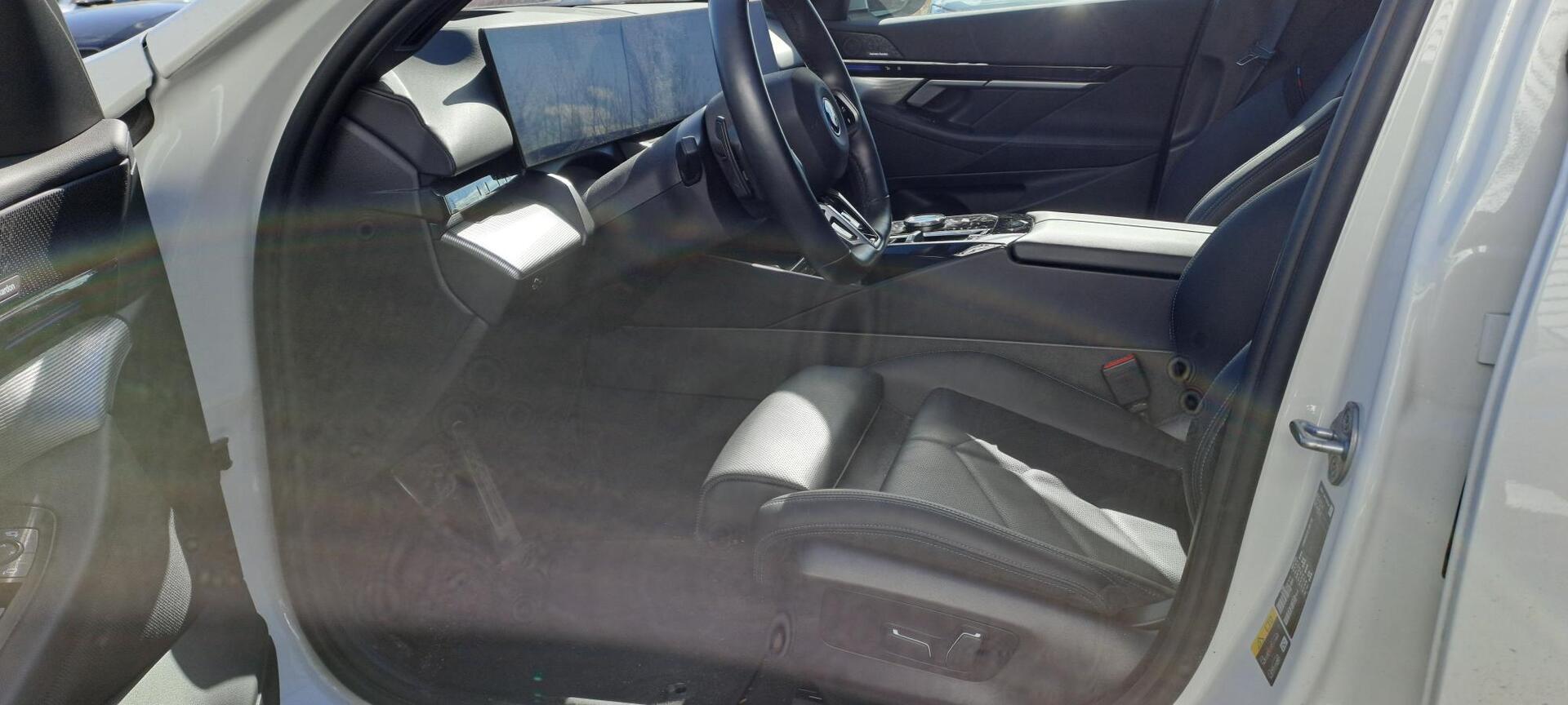 BMW 530 2025