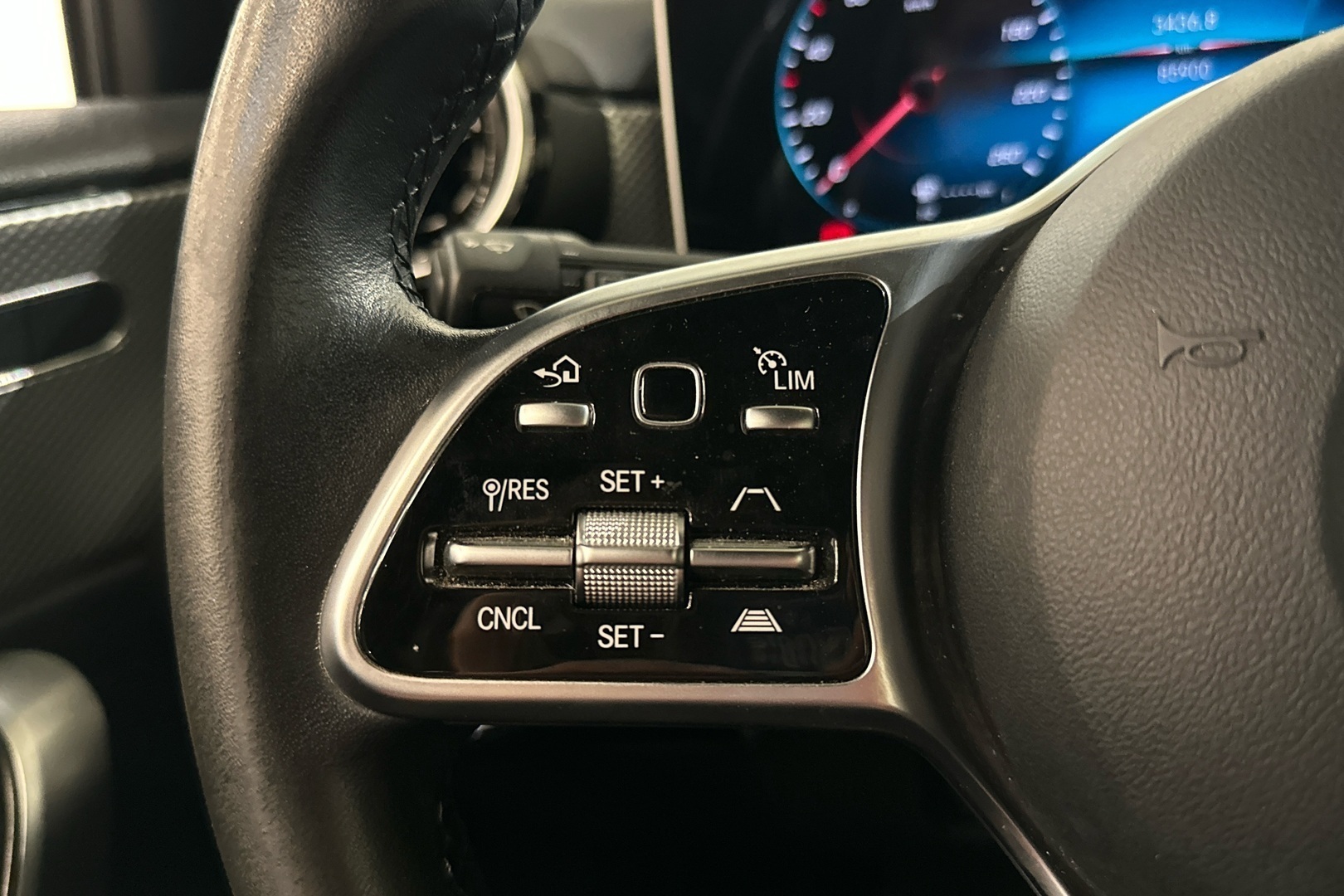 MERCEDES-BENZ A 2020