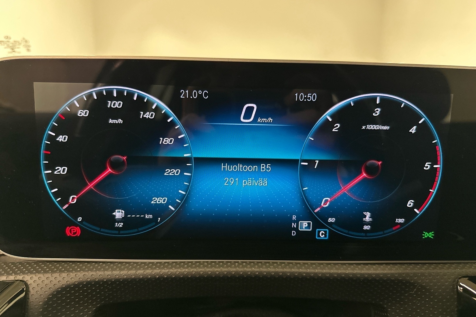 MERCEDES-BENZ A 2020