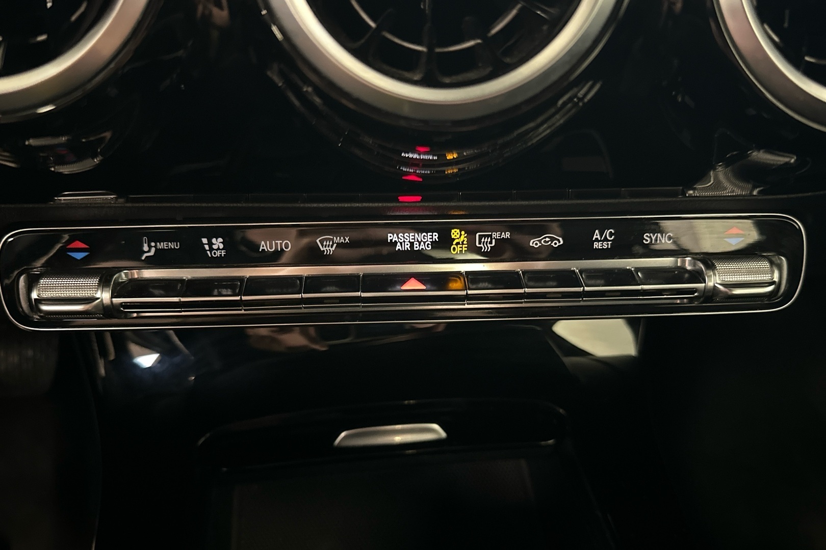 MERCEDES-BENZ A 2020