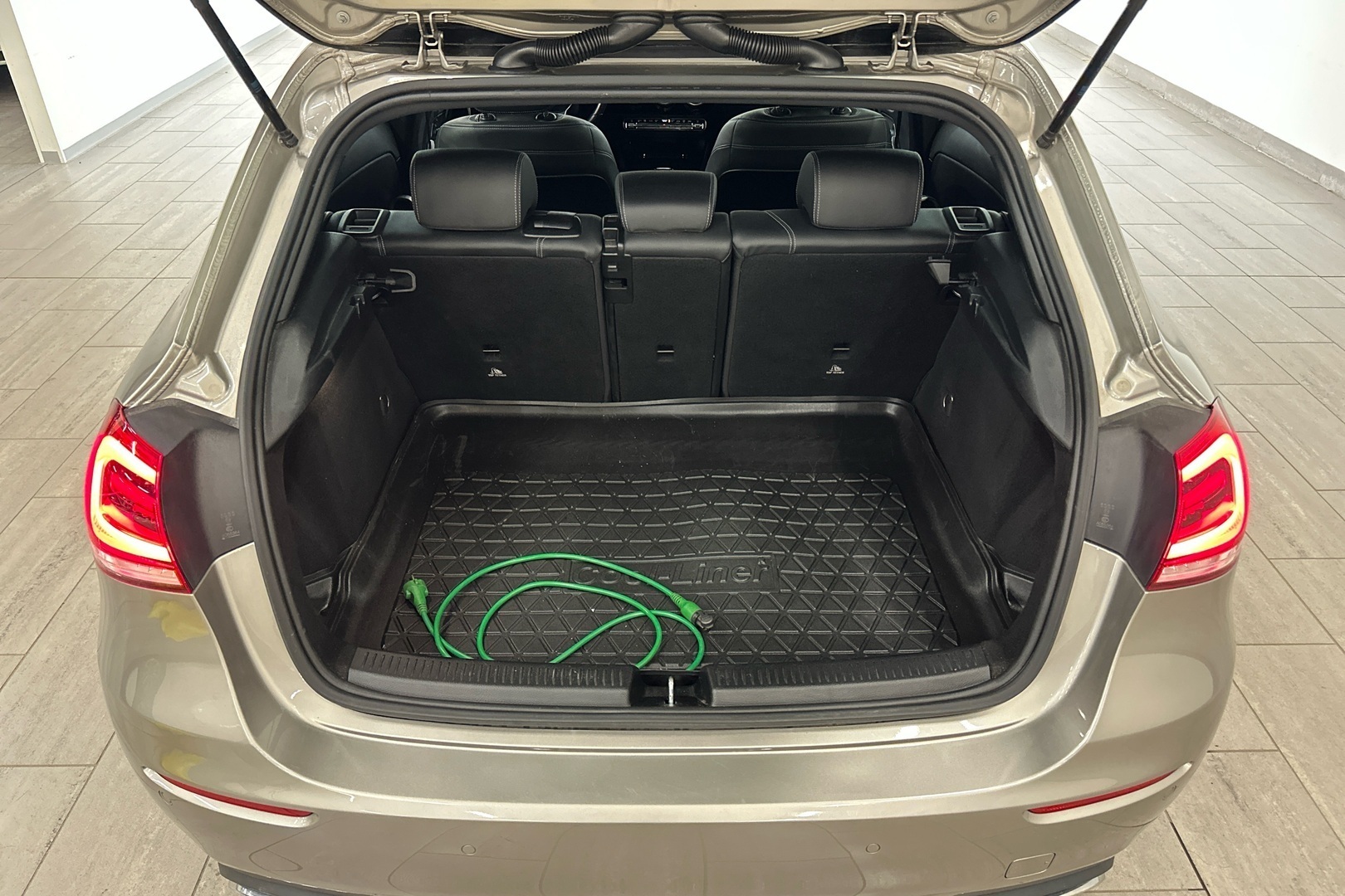 MERCEDES-BENZ A 2020