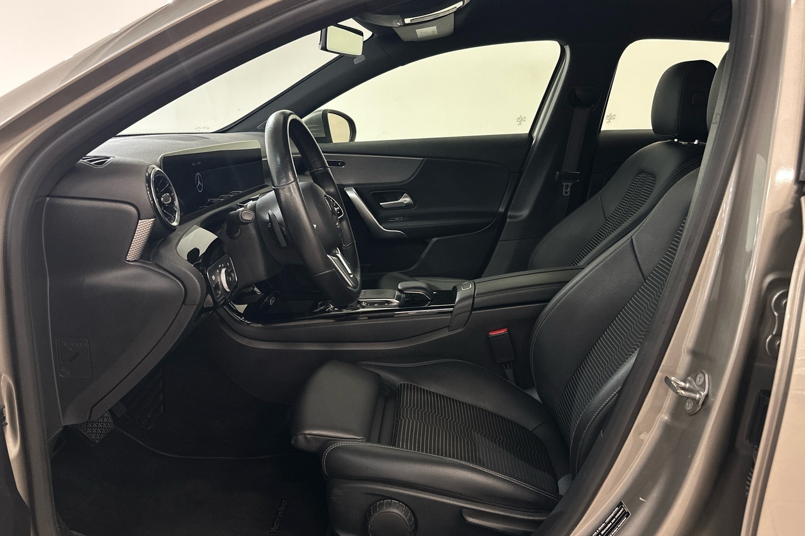 MERCEDES-BENZ A 2020