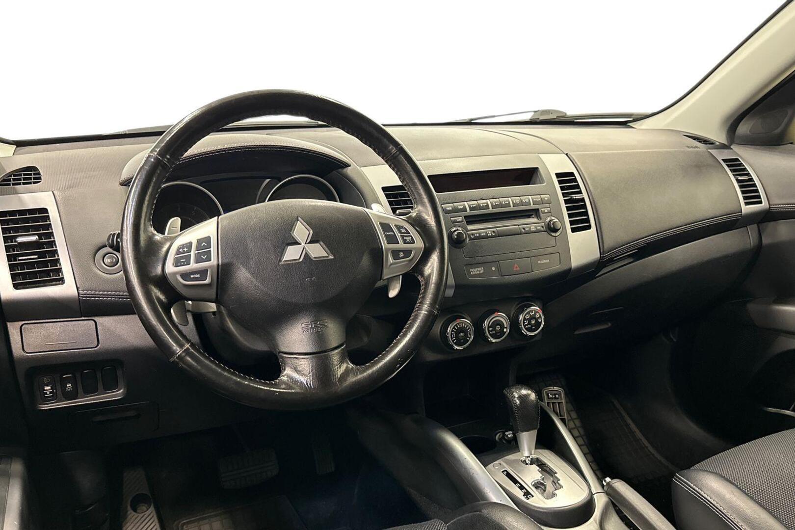 MITSUBISHI Outlander 2012