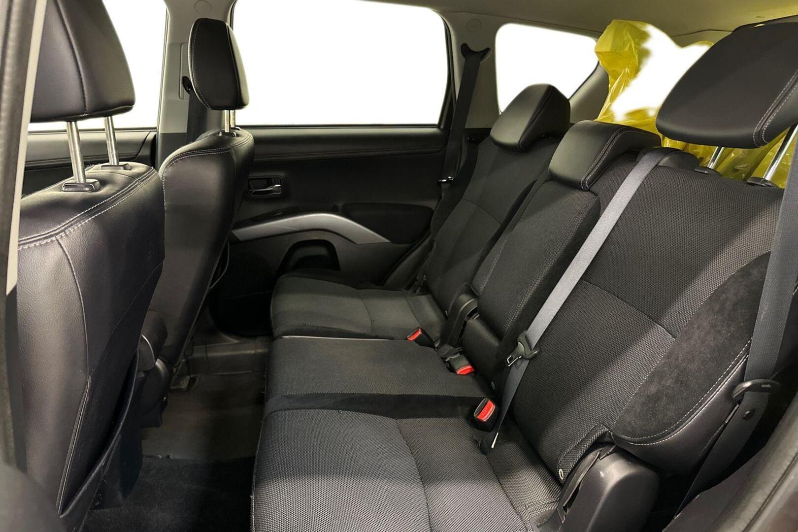 MITSUBISHI Outlander 2012