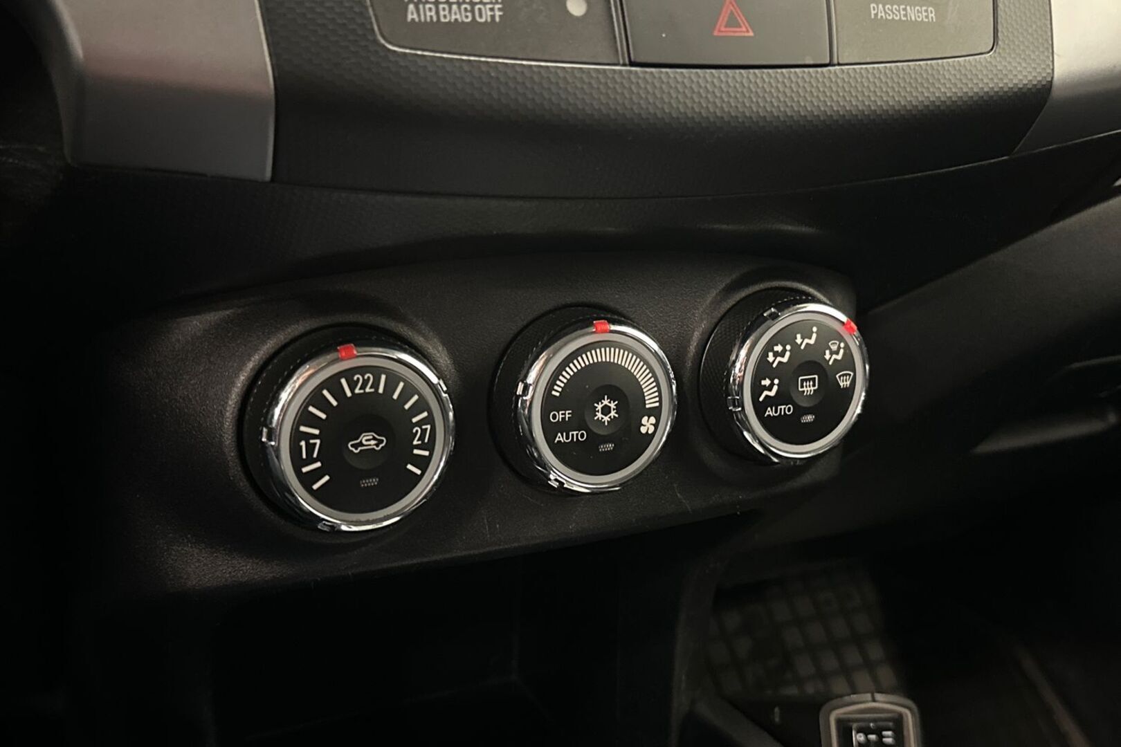 MITSUBISHI Outlander 2012