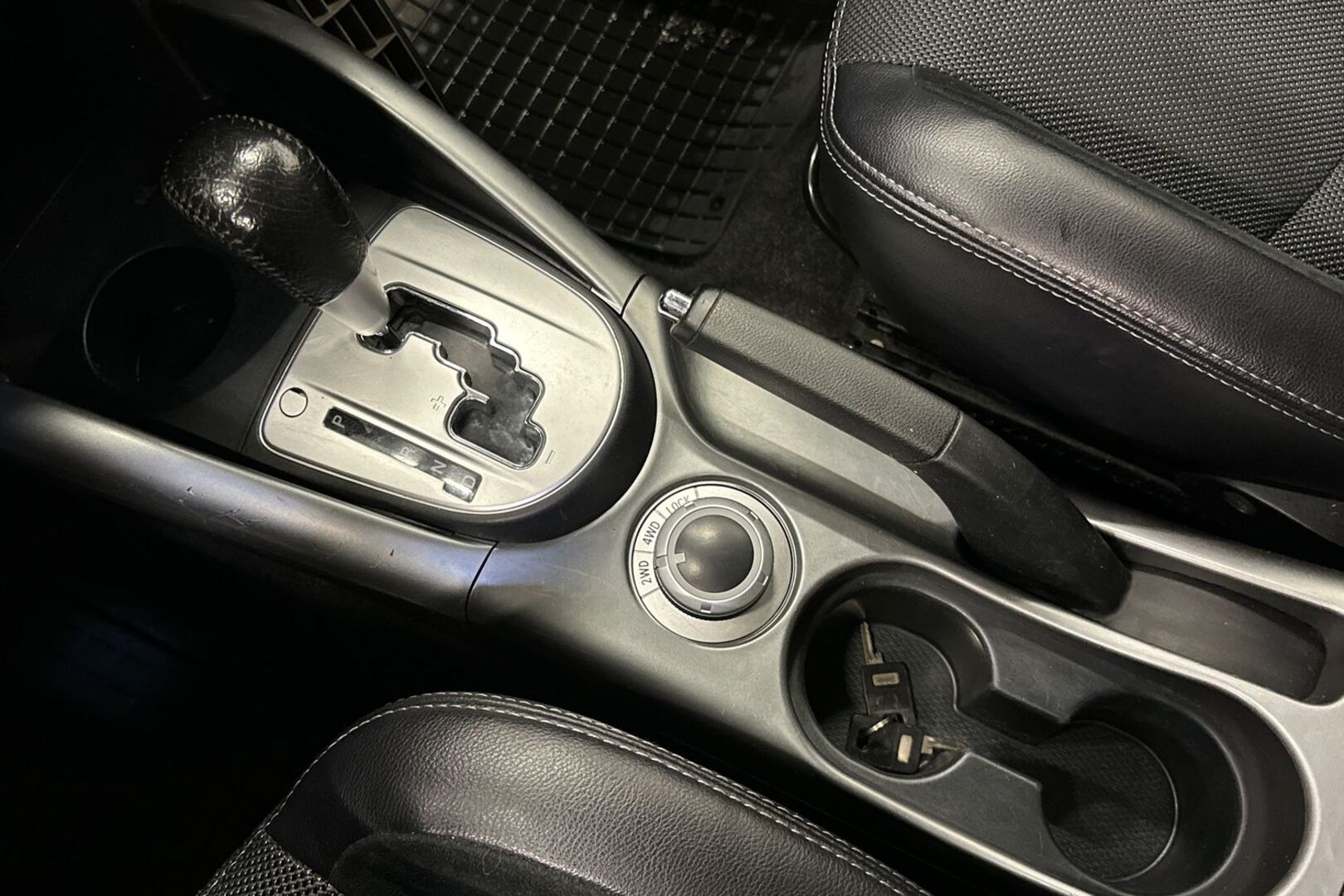 MITSUBISHI Outlander 2012