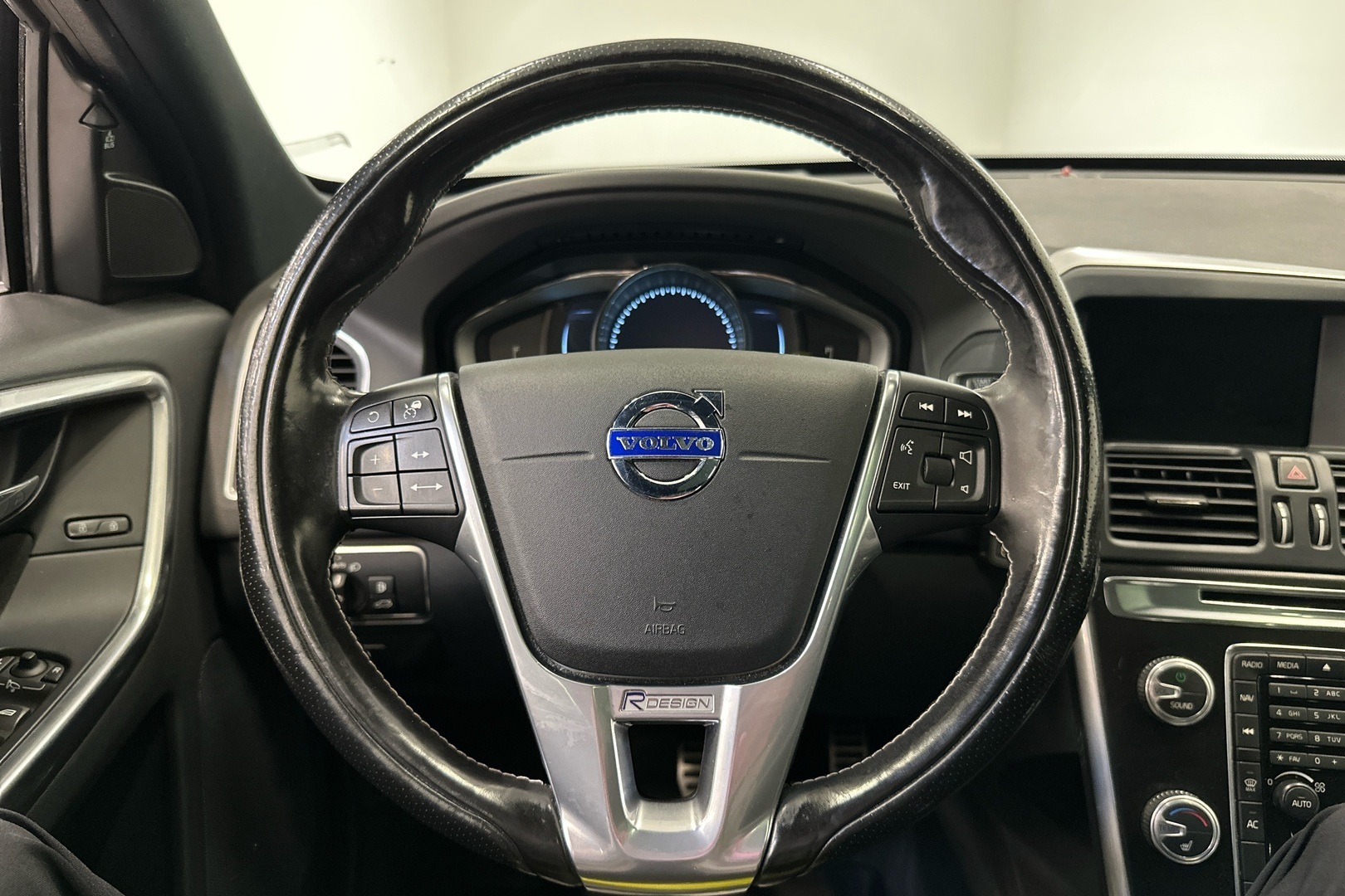 VOLVO XC60 2016