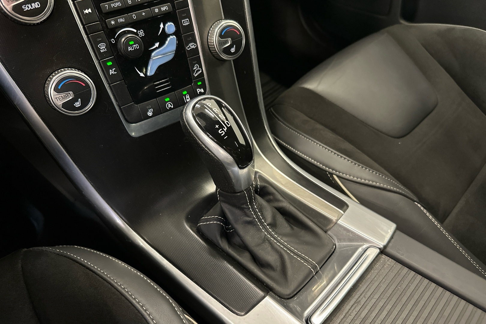 VOLVO XC60 2016