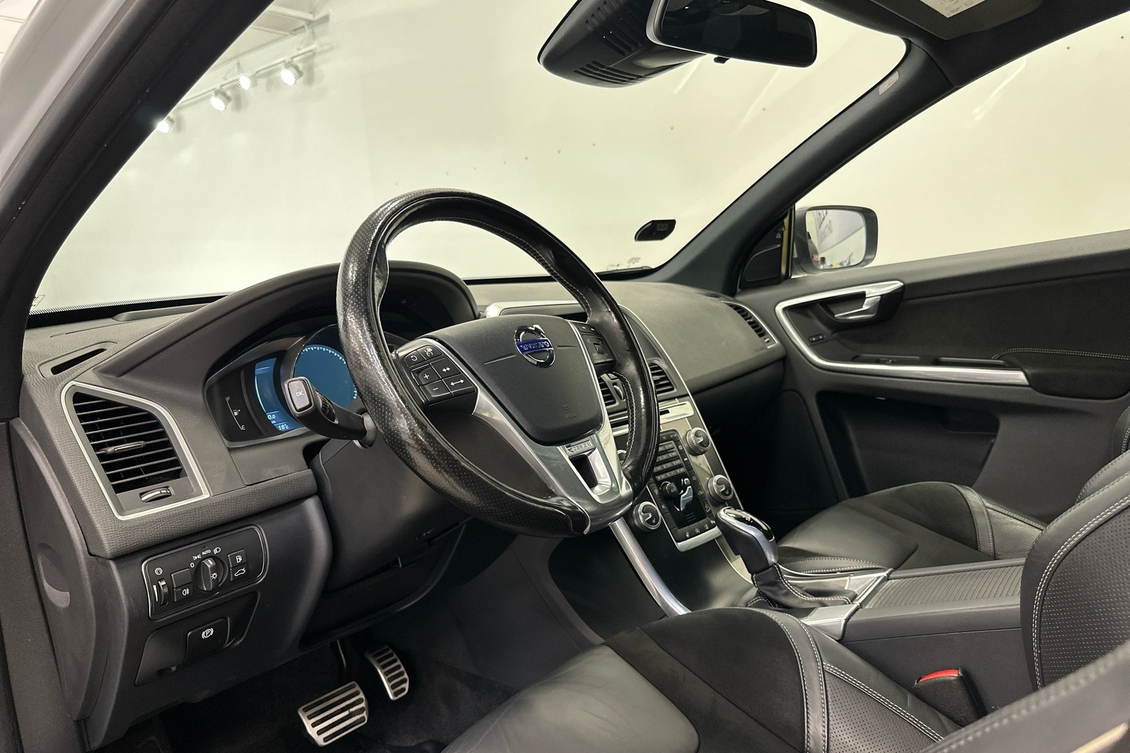 VOLVO XC60 2016