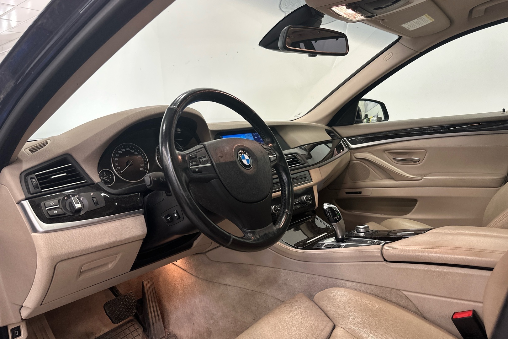 BMW 530 2011