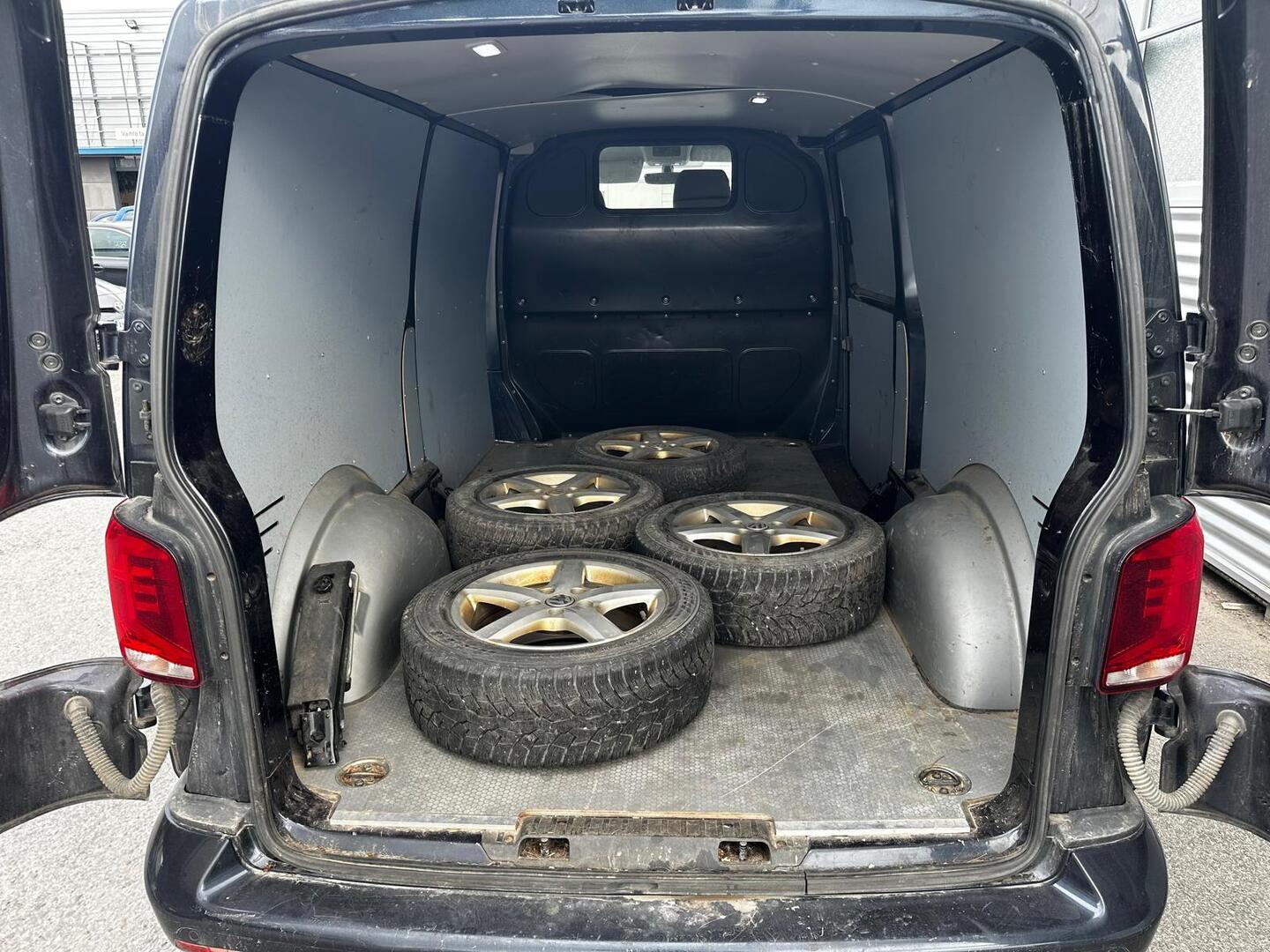 VOLKSWAGEN Transporter 2020