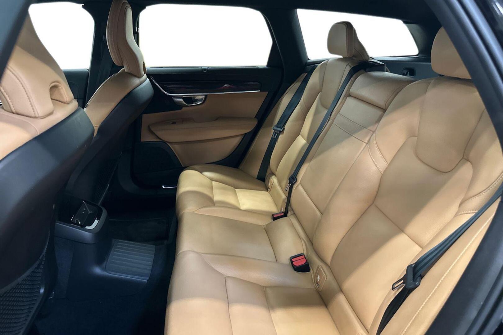 VOLVO V90 2019