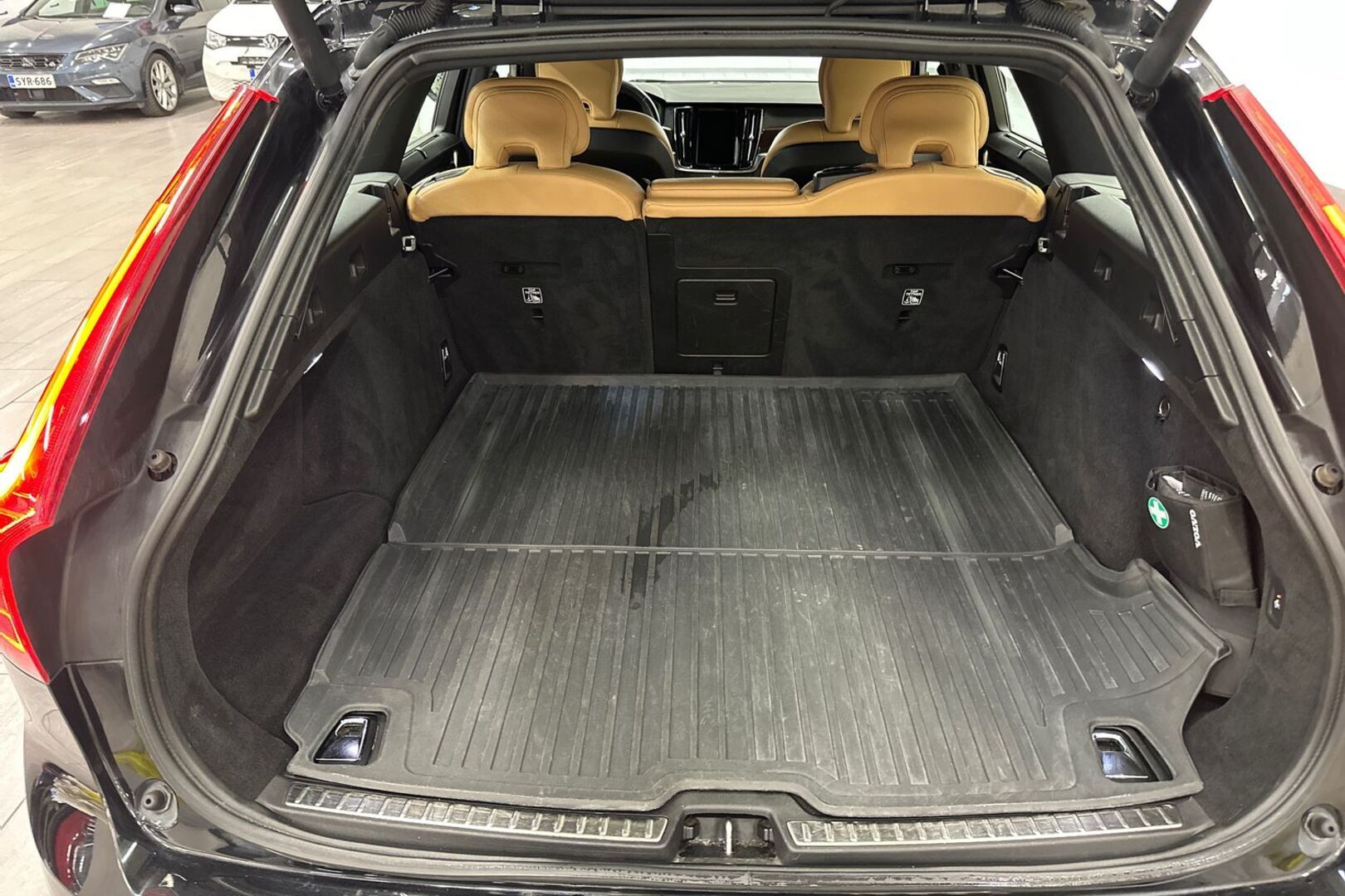 VOLVO V90 2019