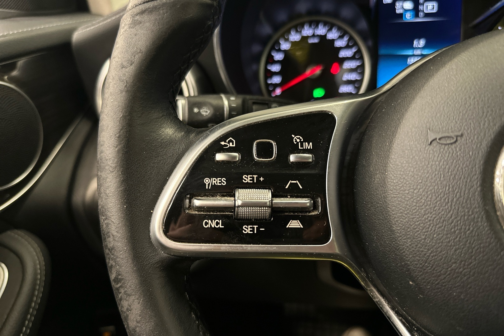 MERCEDES-BENZ GLC 2021