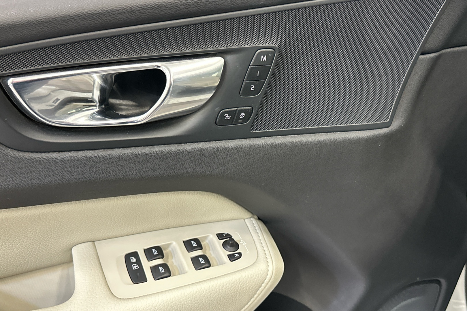 VOLVO XC60 2020