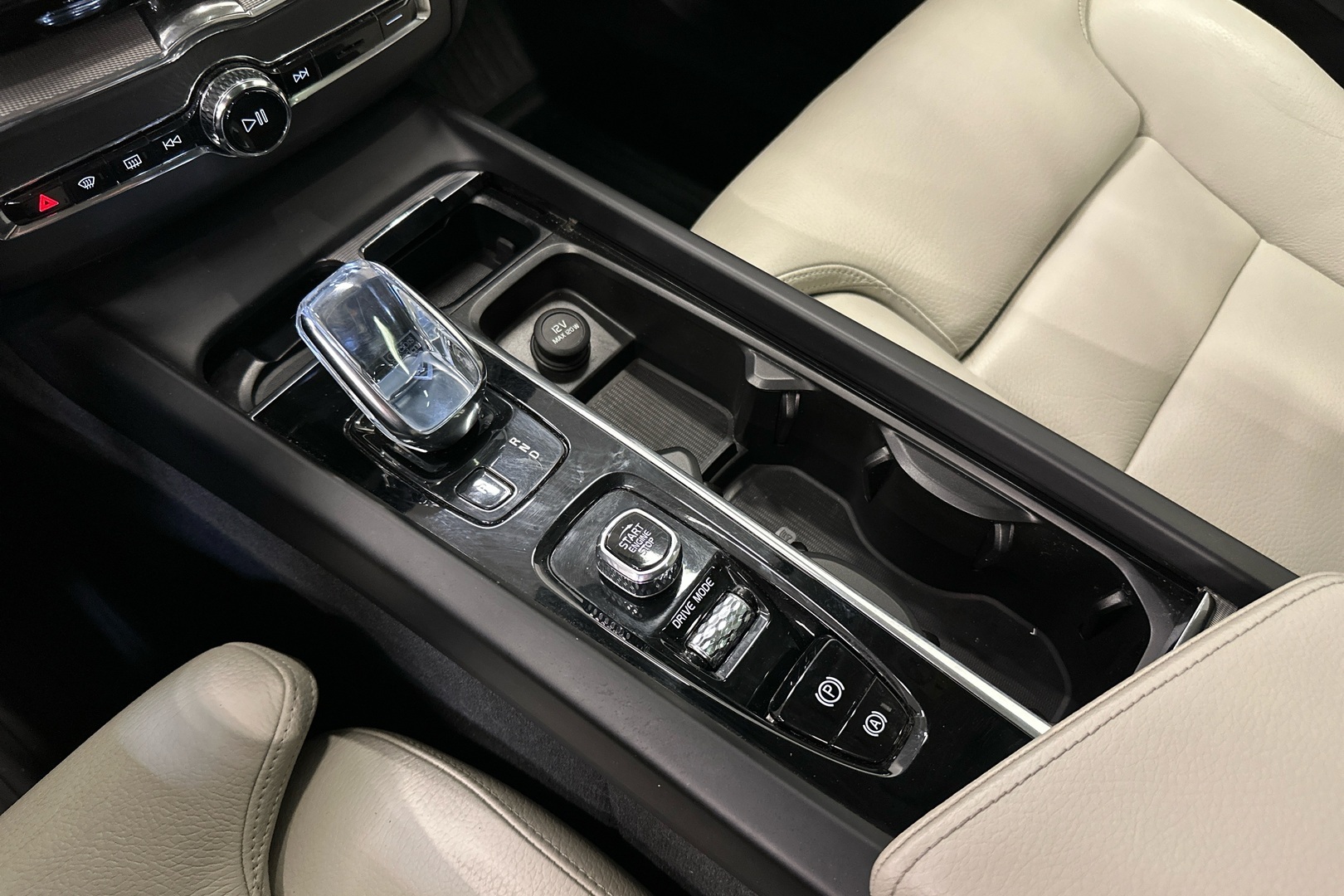VOLVO XC60 2020