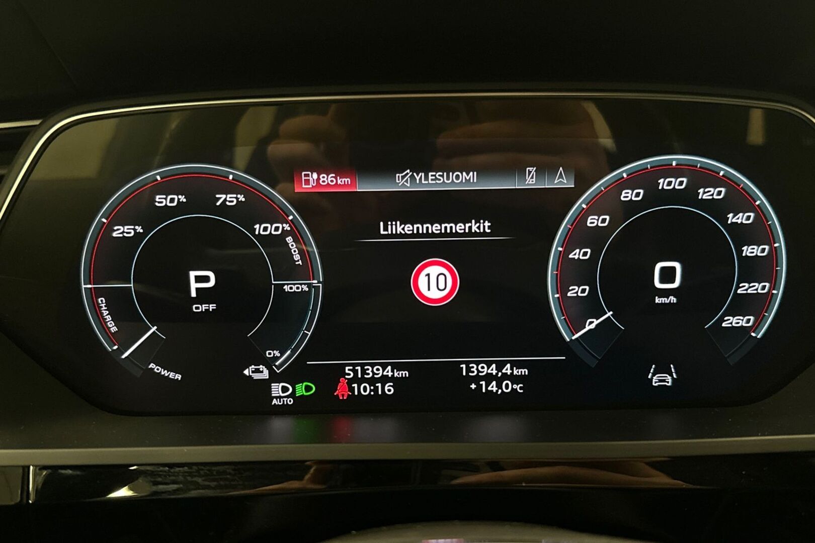 AUDI Q8 e-tron 15