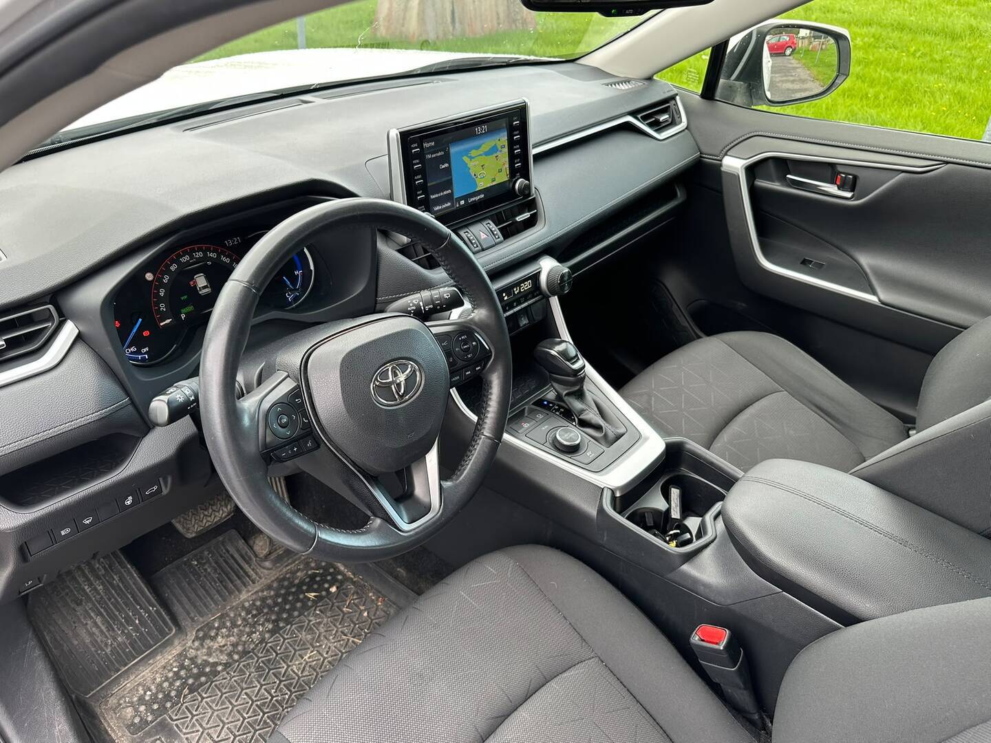 TOYOTA RAV4 5