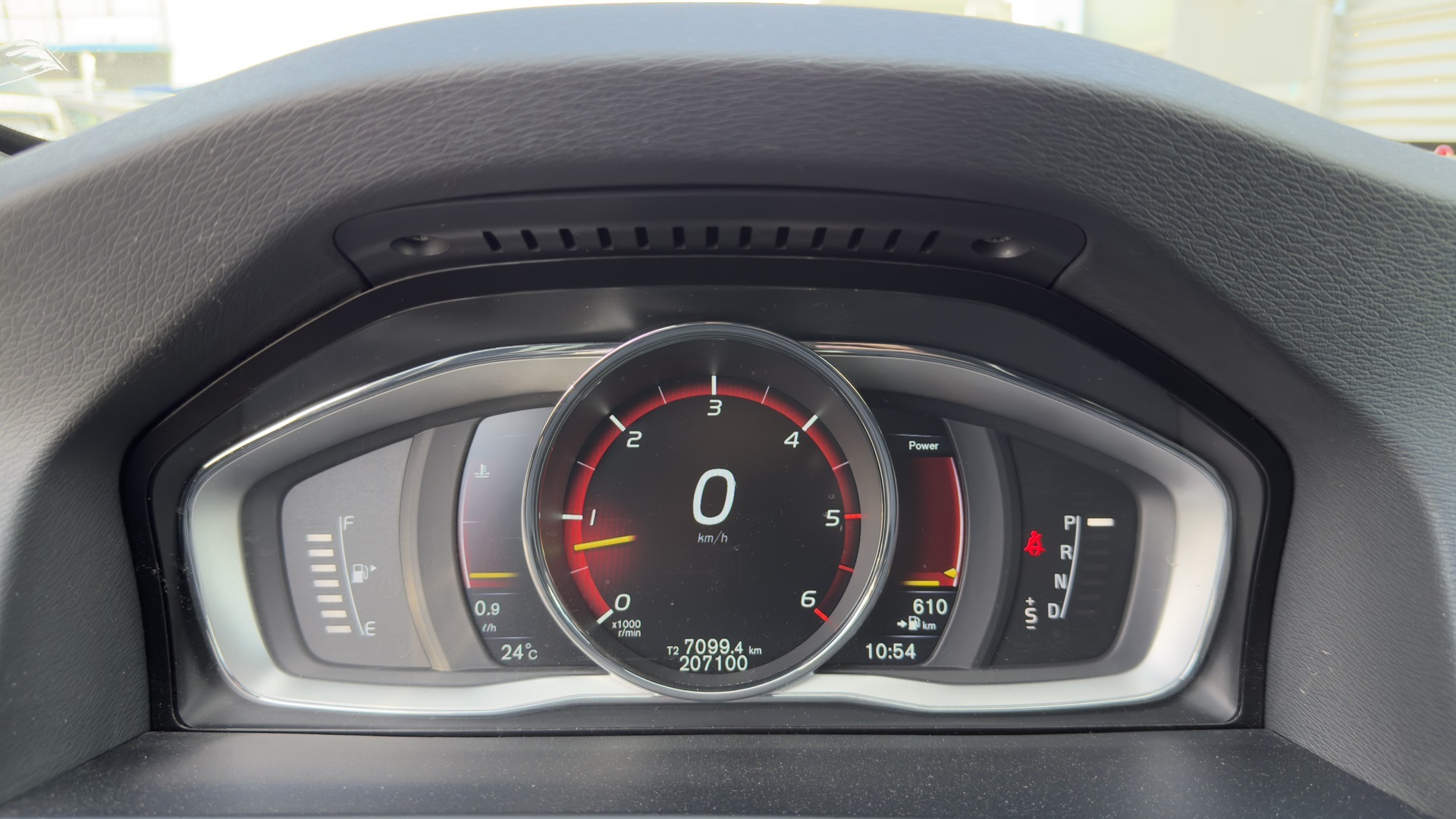 VOLVO V60 2016