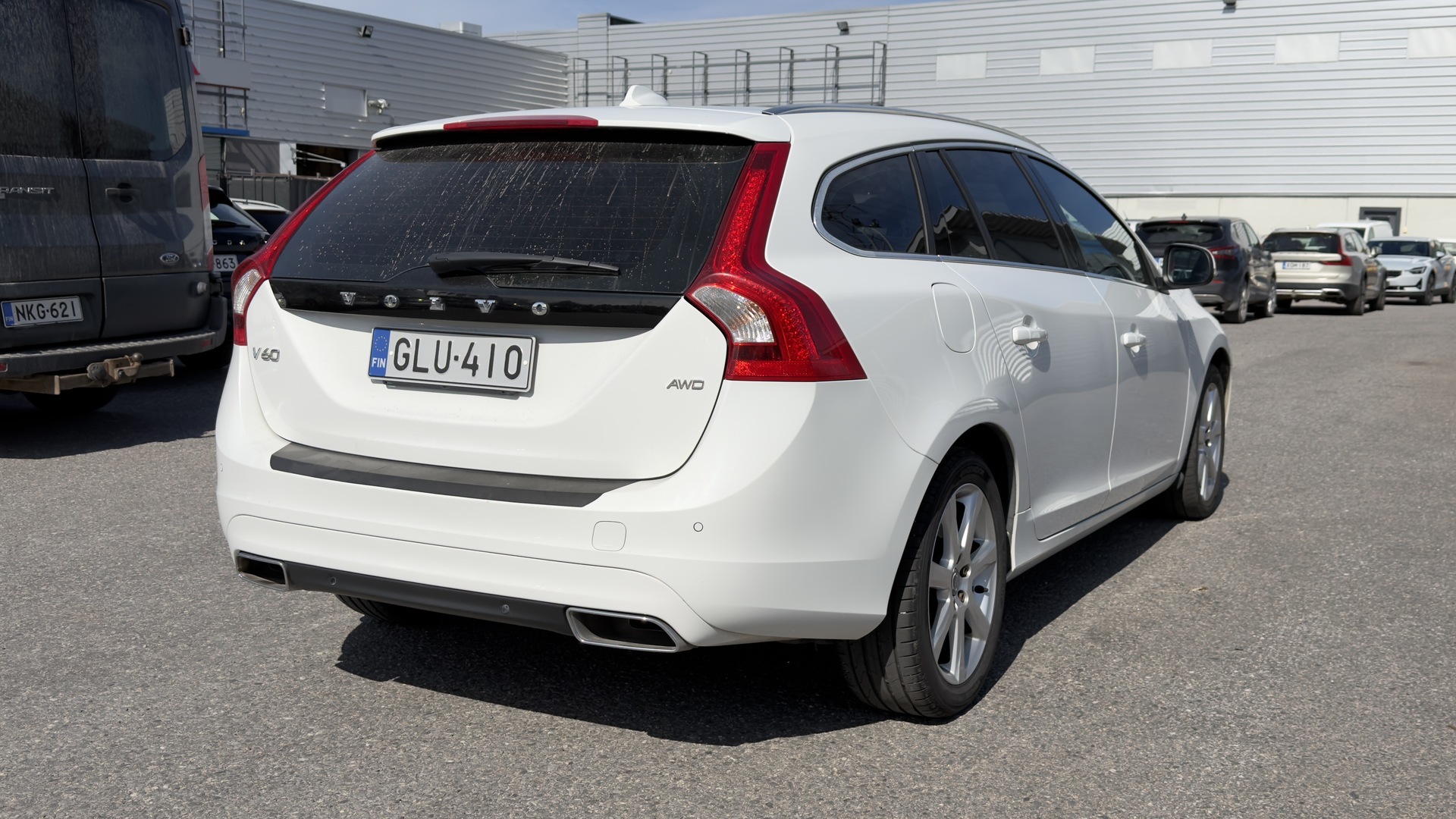 VOLVO V60 2016