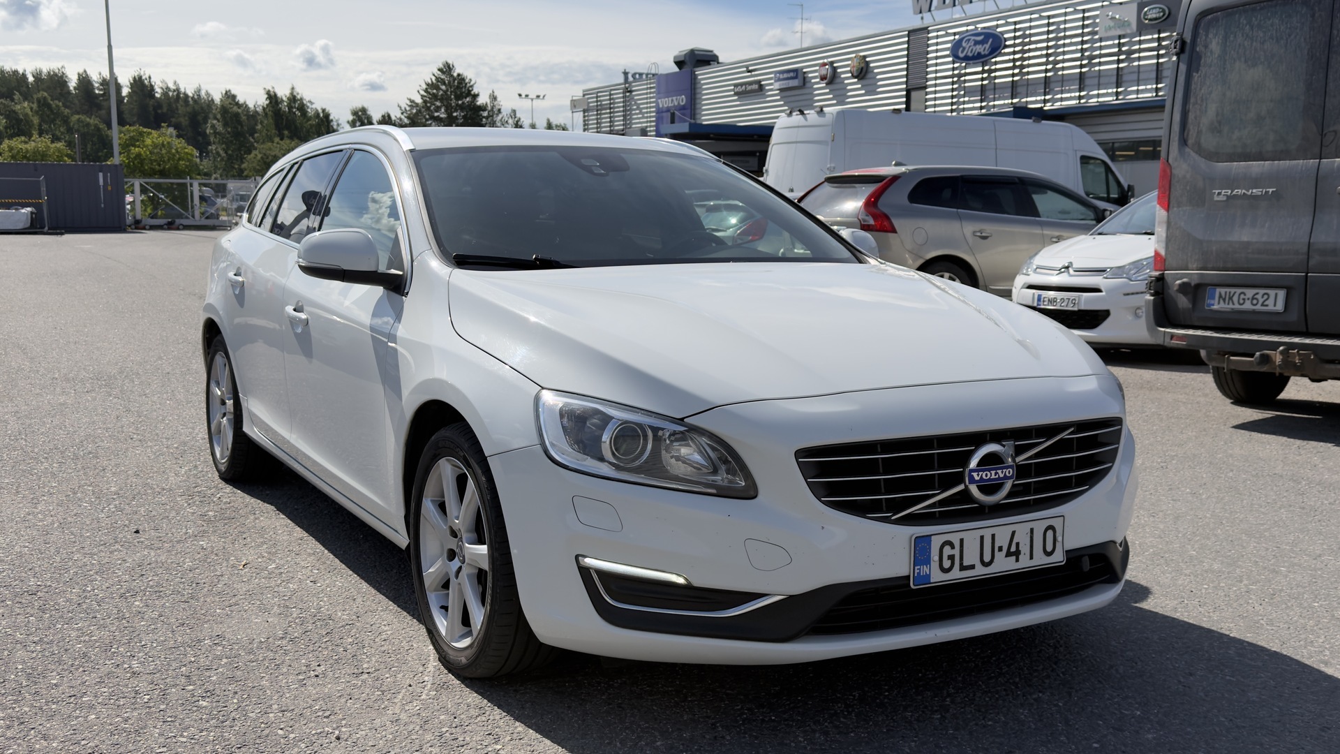 VOLVO V60 2016