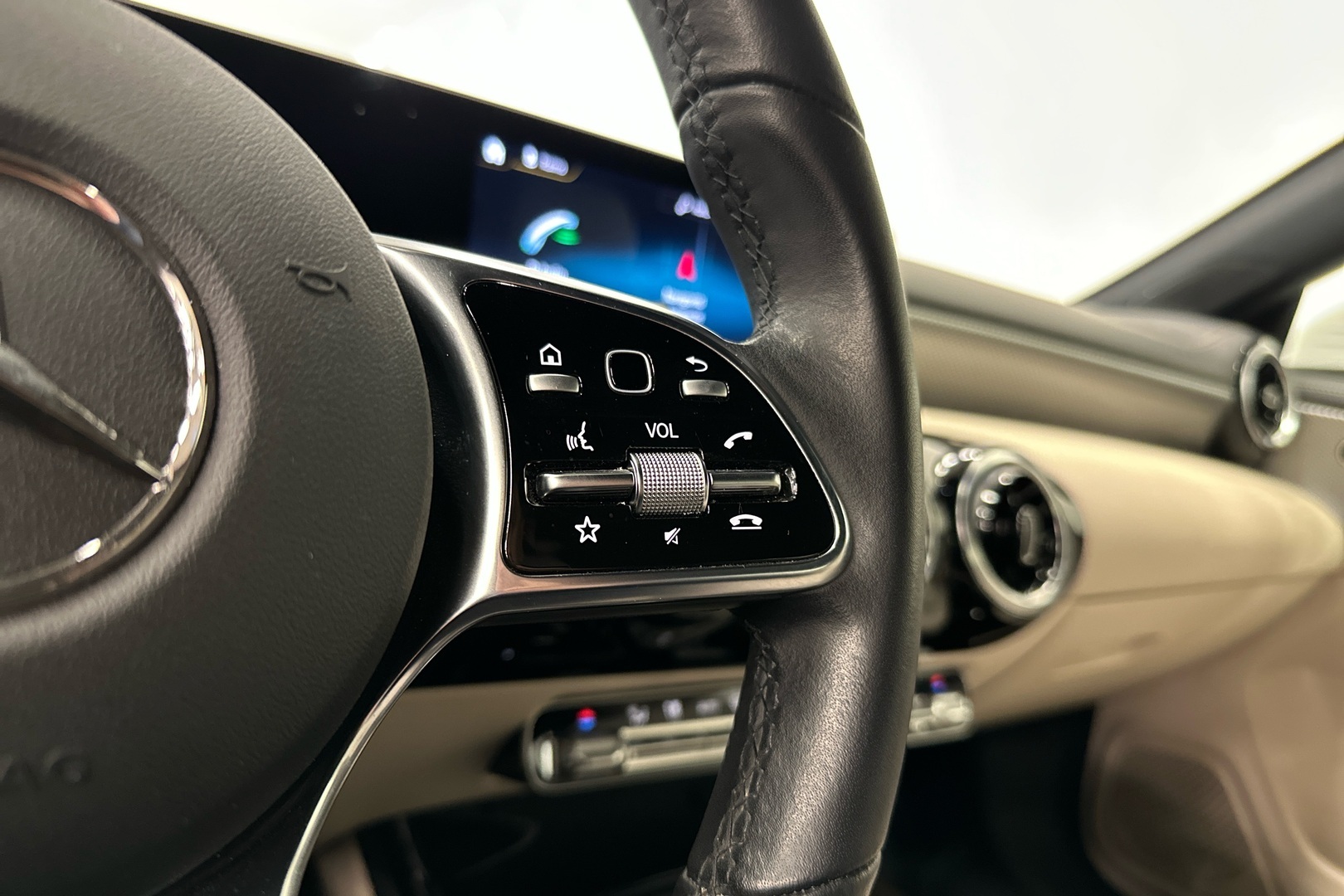 MERCEDES-BENZ CLA 2019