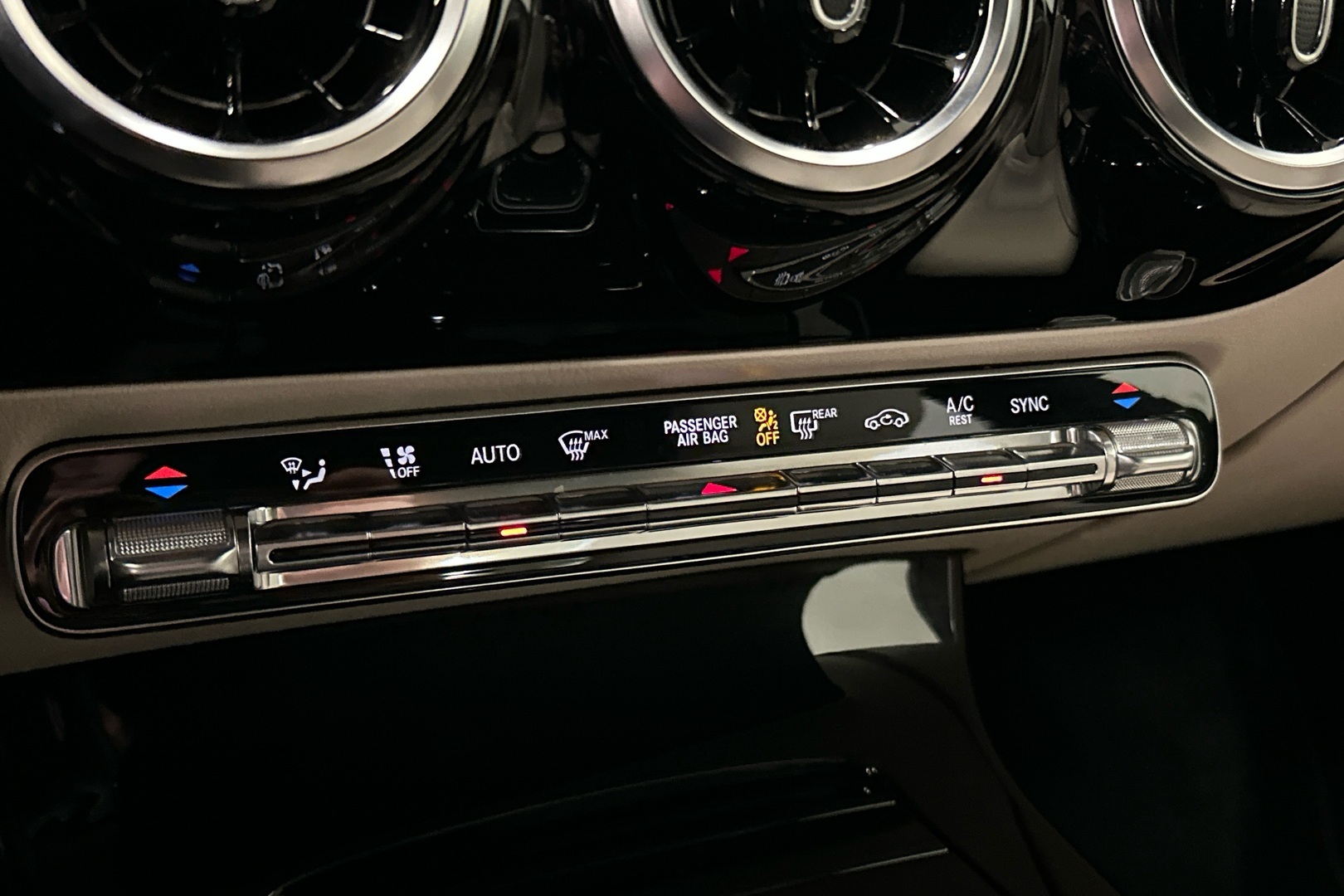 MERCEDES-BENZ CLA 2019