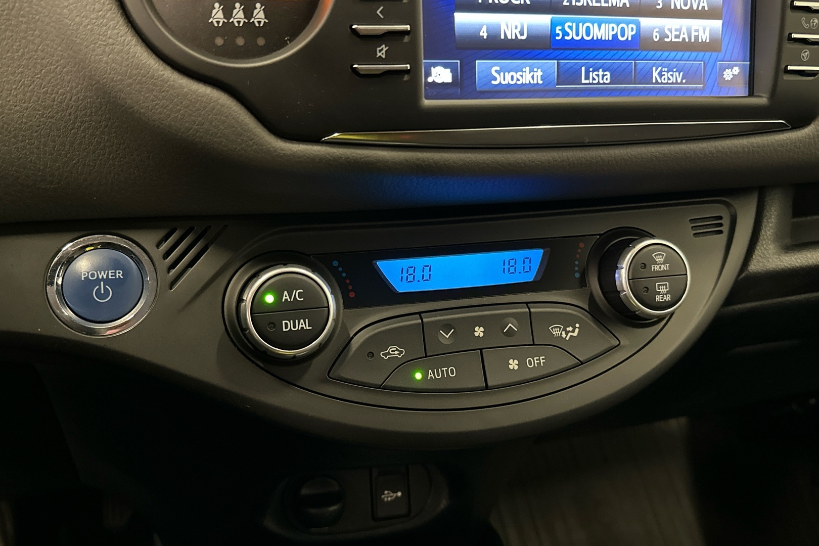 TOYOTA Yaris 2019