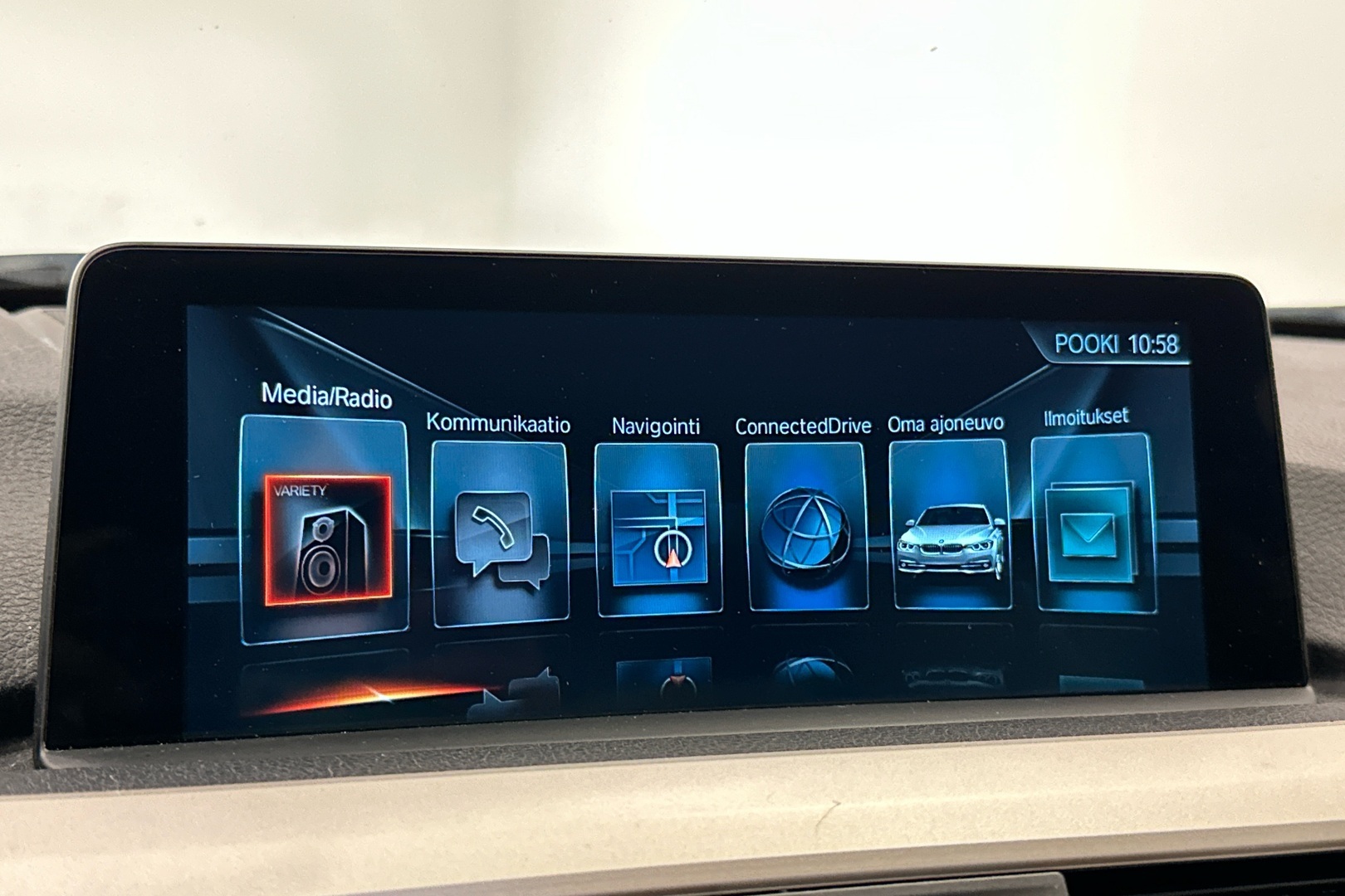 BMW 330 2016