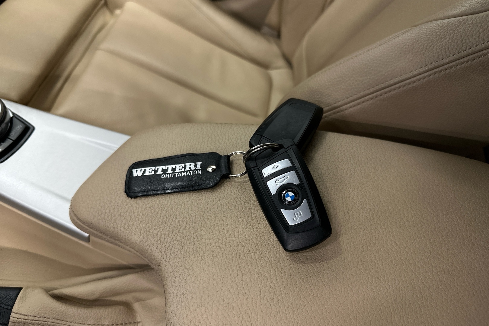 BMW 330 2016