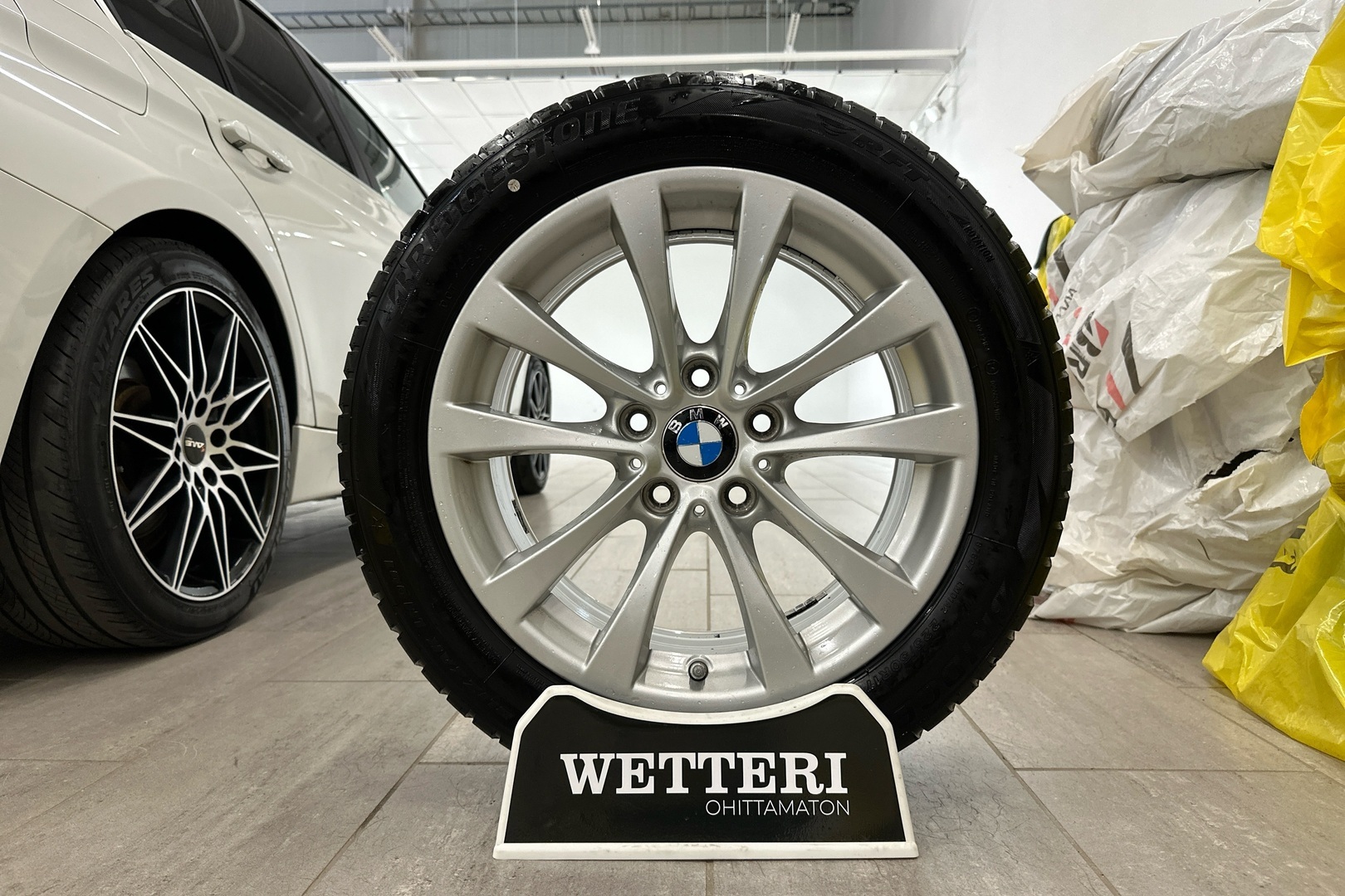 BMW 330 2016