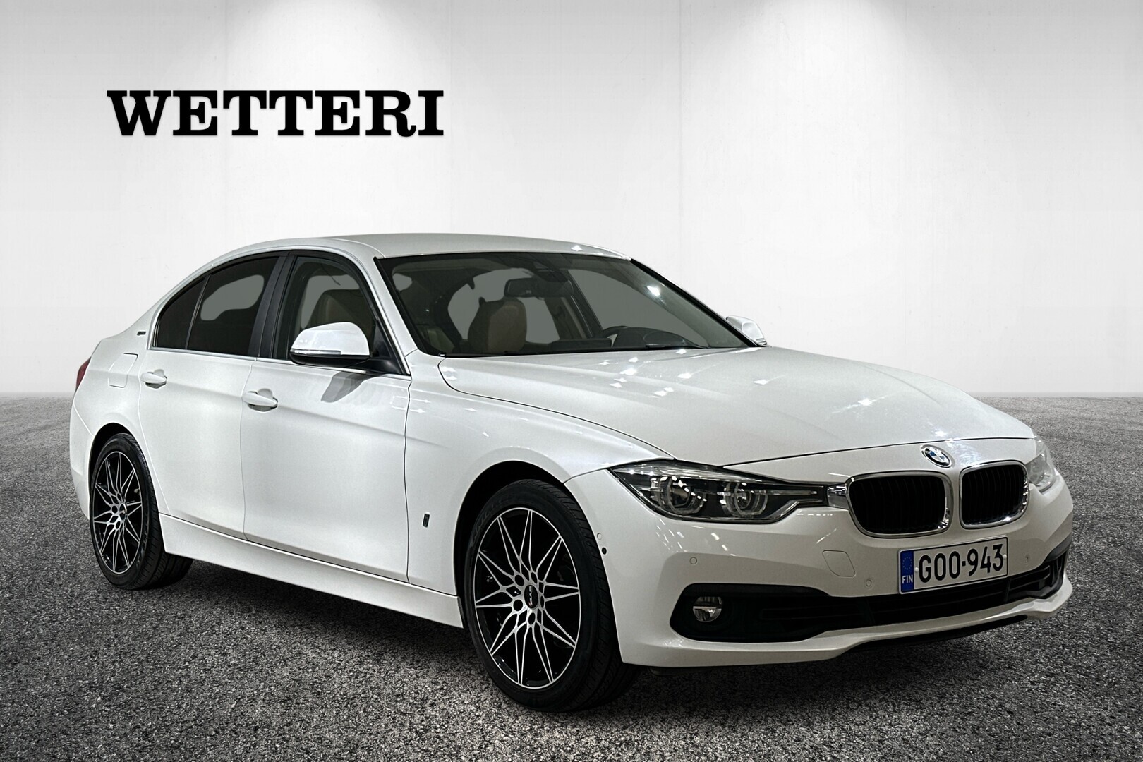 BMW 330 2016