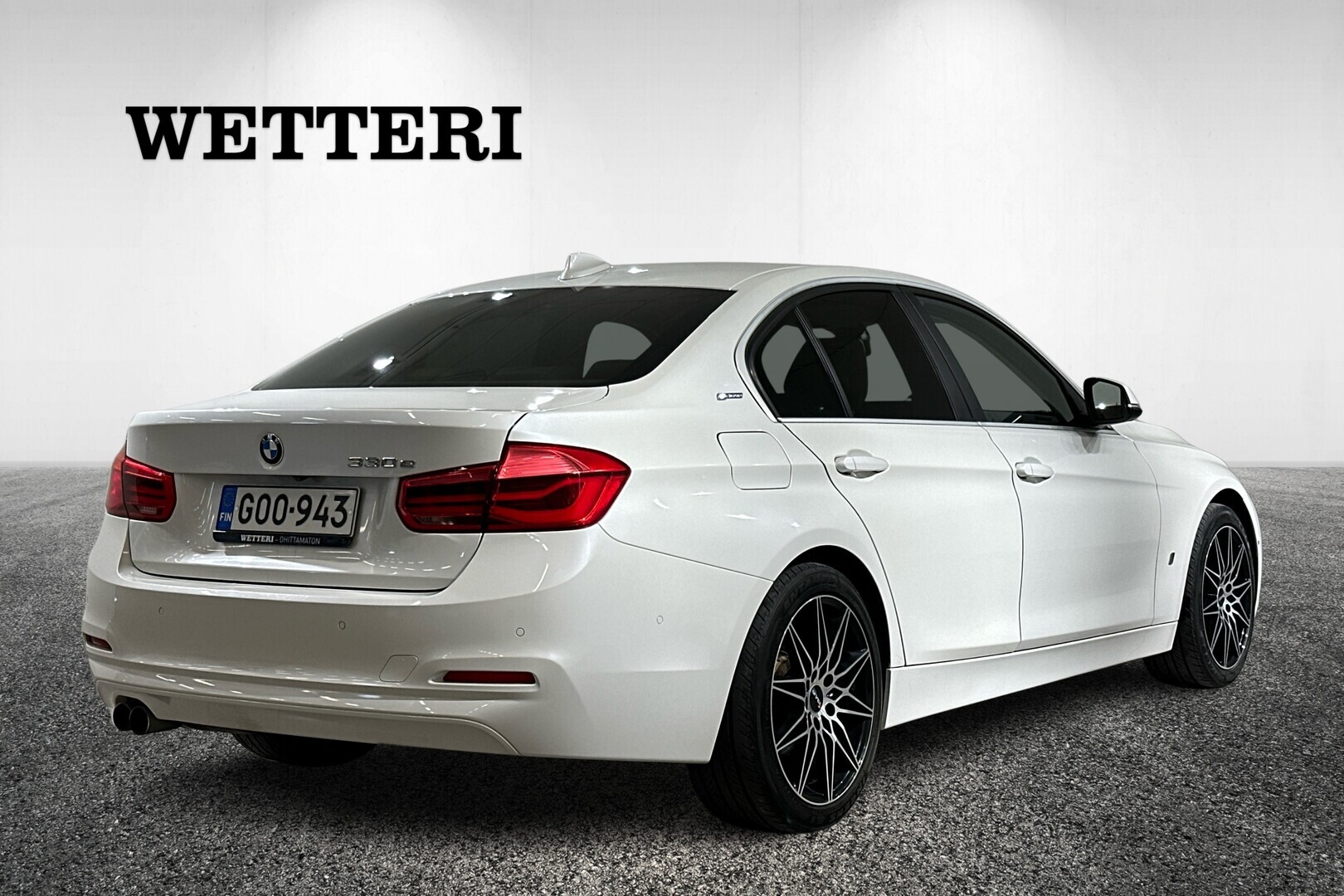 BMW 330 2016