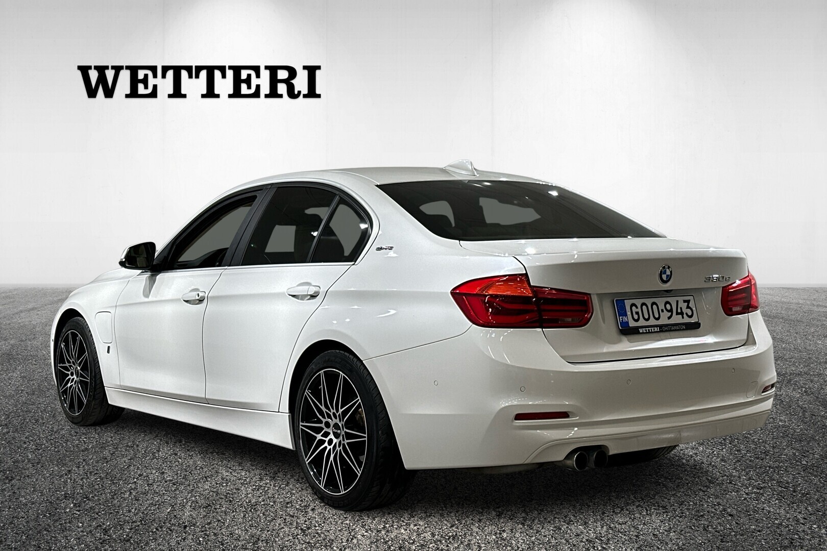 BMW 330 2016